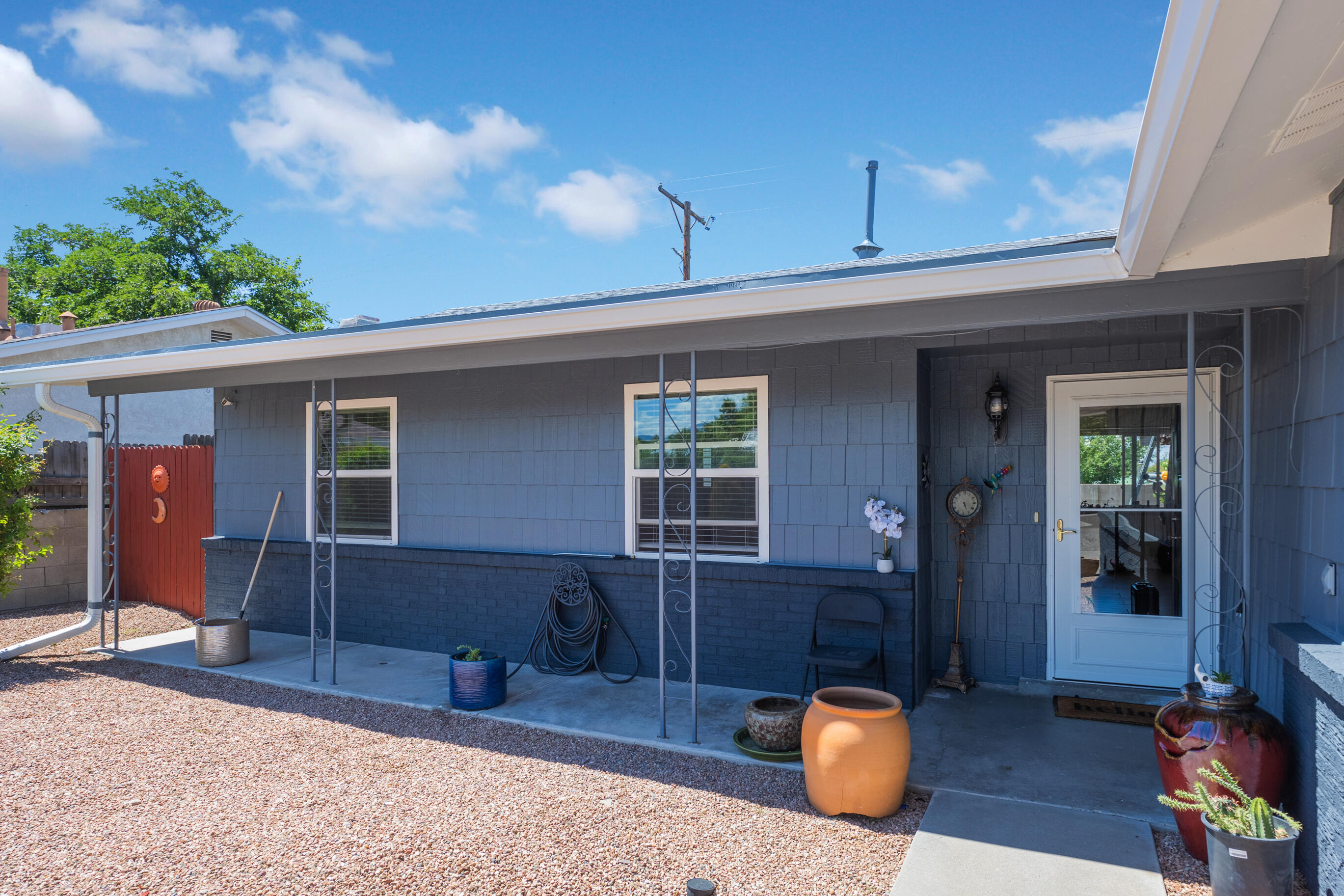 6109 Barnhart Street NE