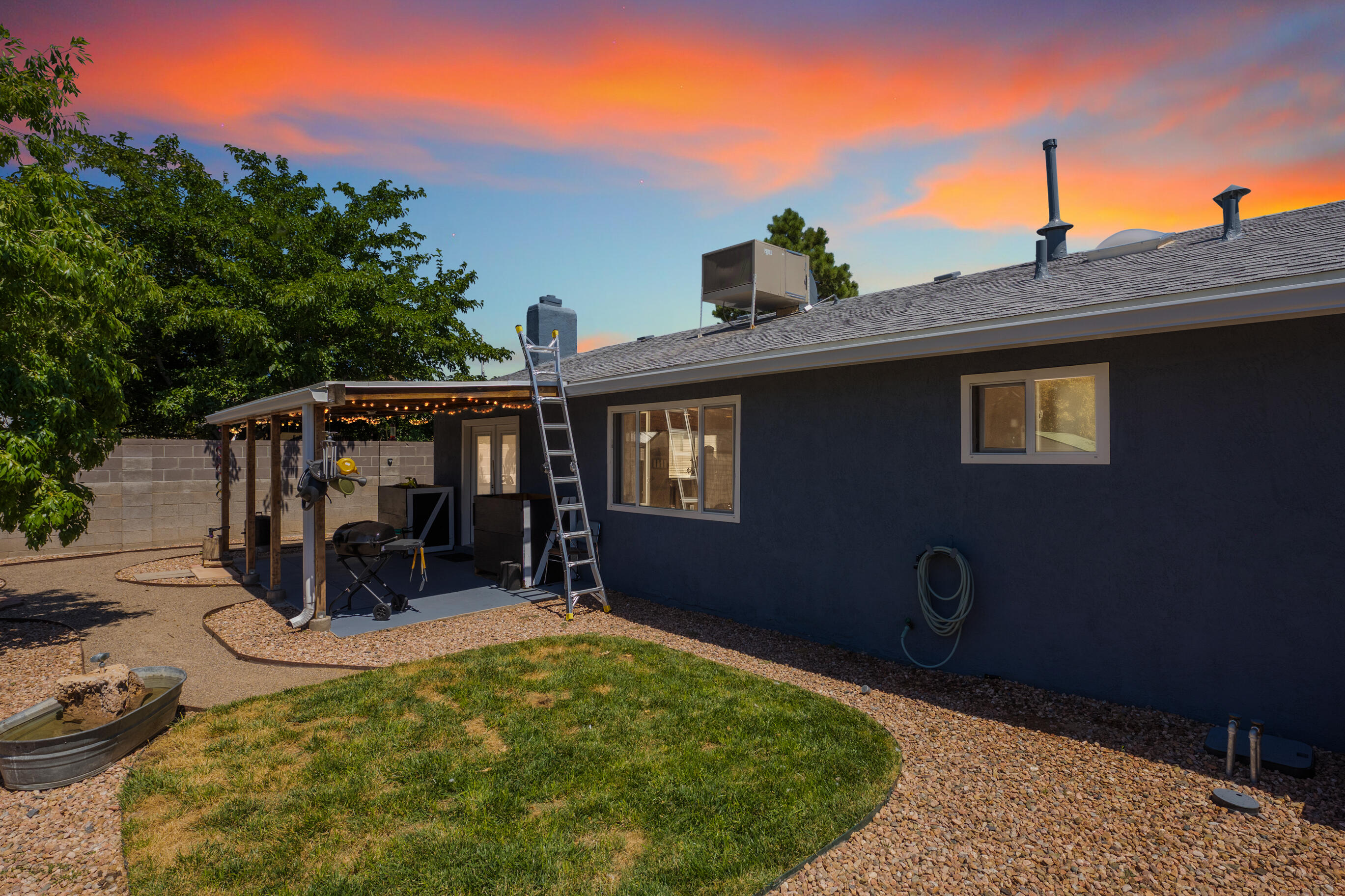 6109 Barnhart Street NE