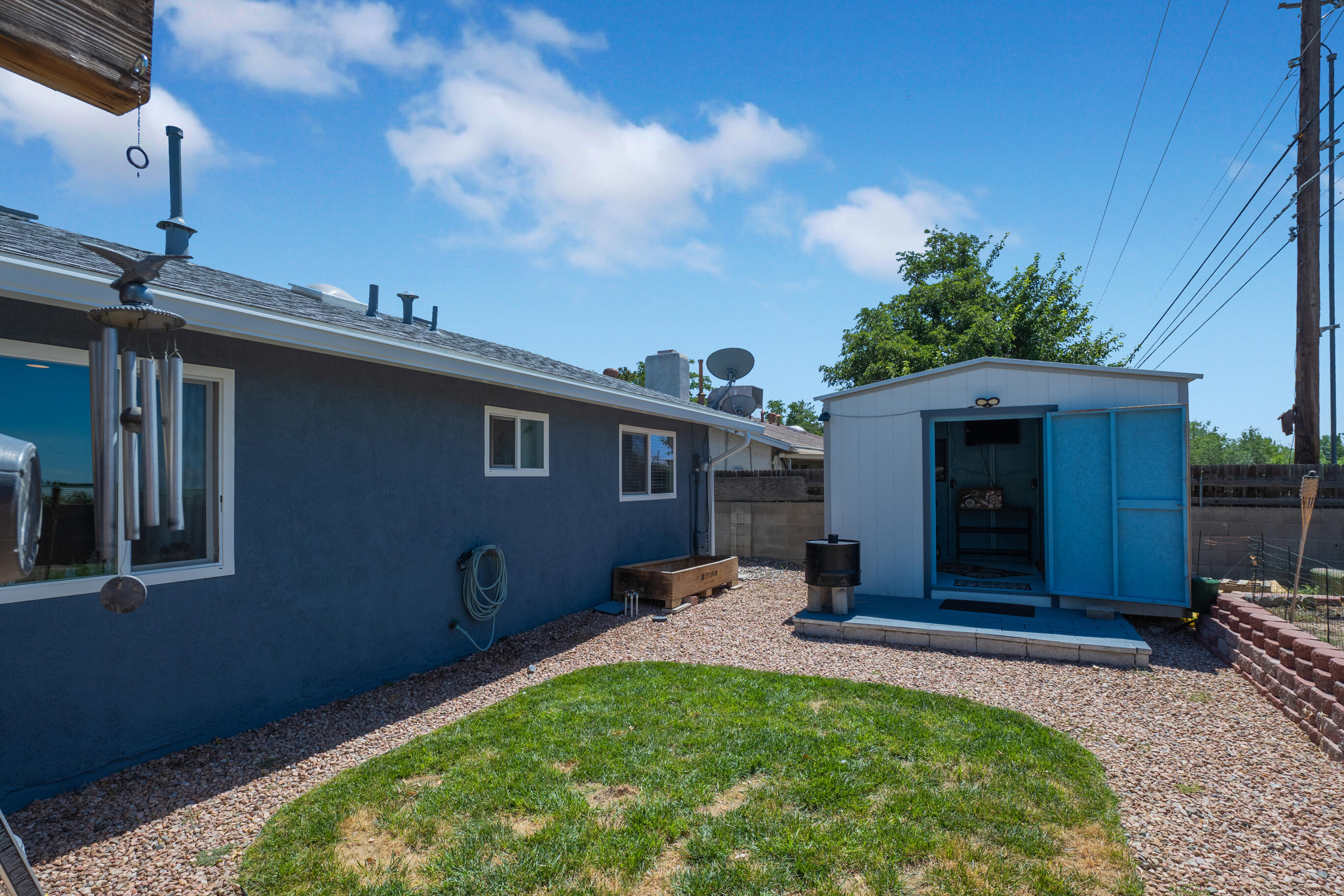 6109 Barnhart Street NE