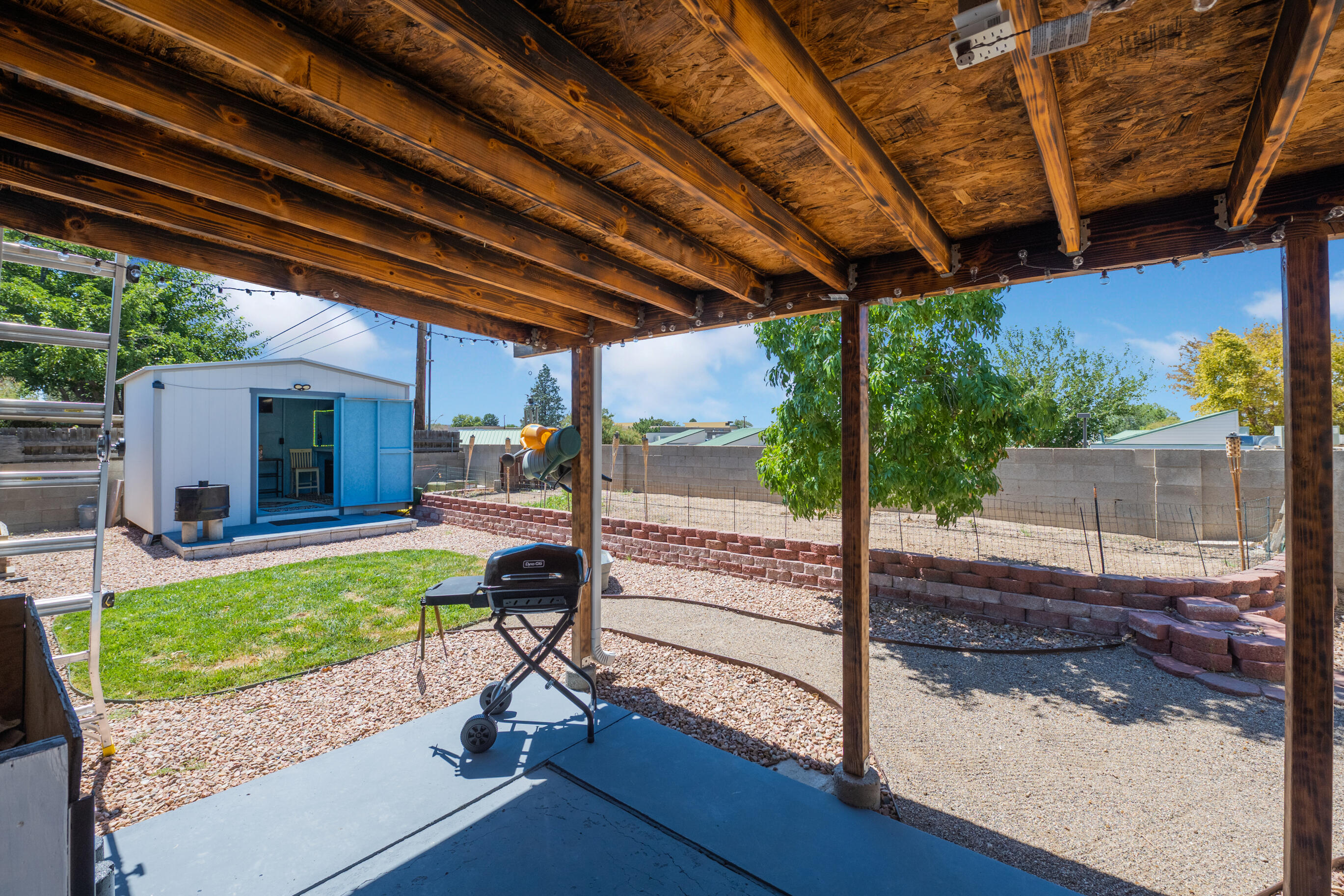 6109 Barnhart Street NE