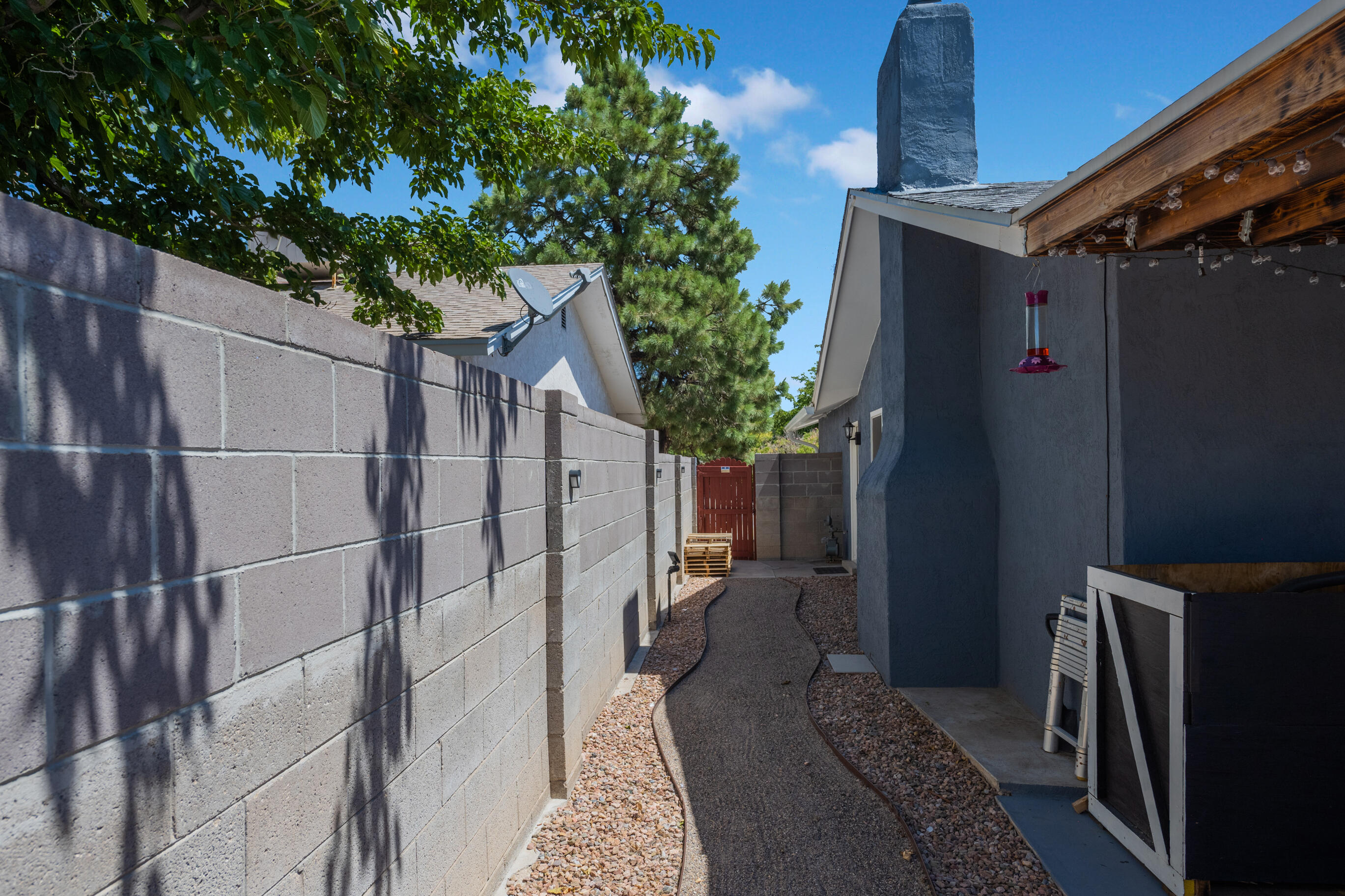 6109 Barnhart Street NE