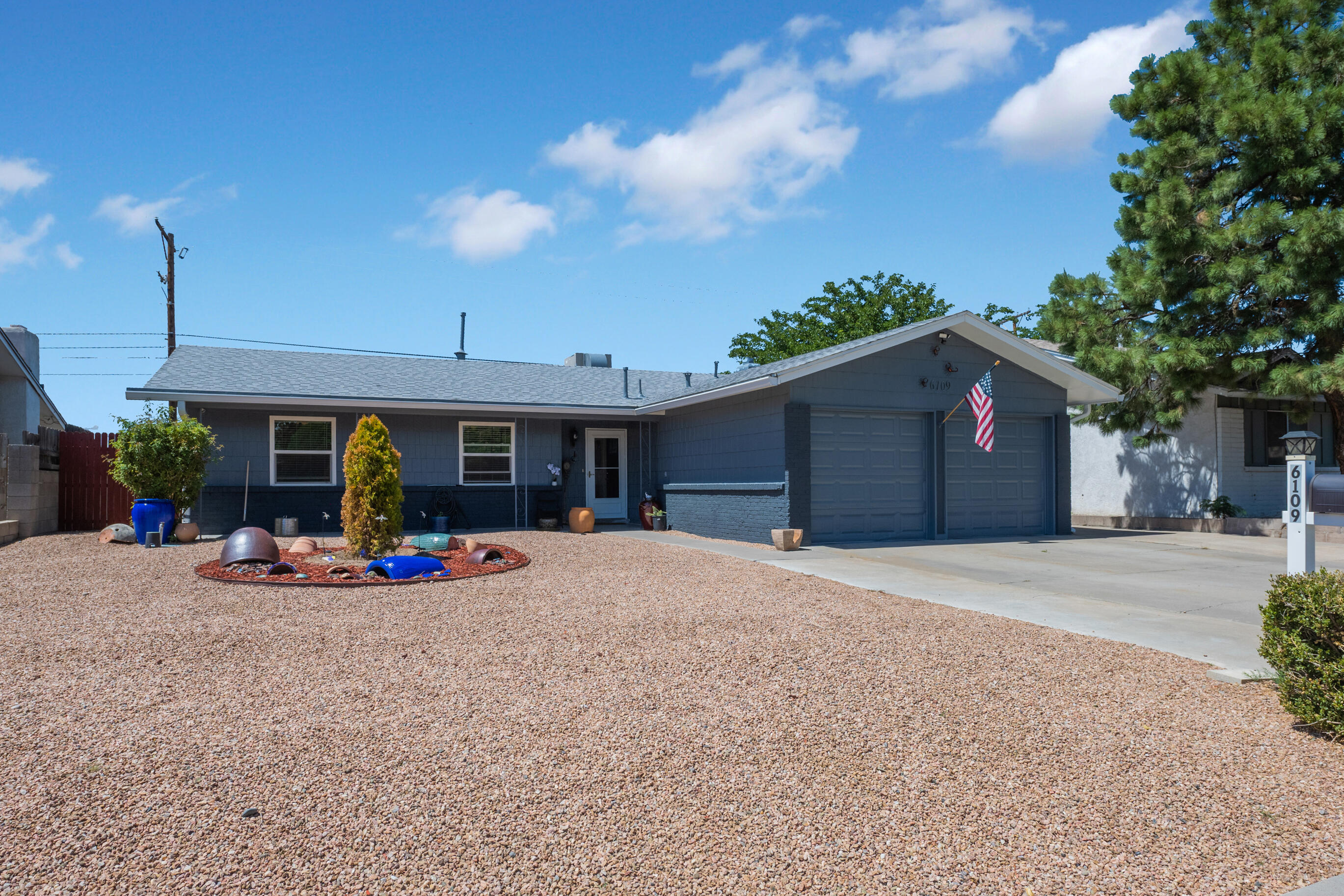 6109 Barnhart Street NE