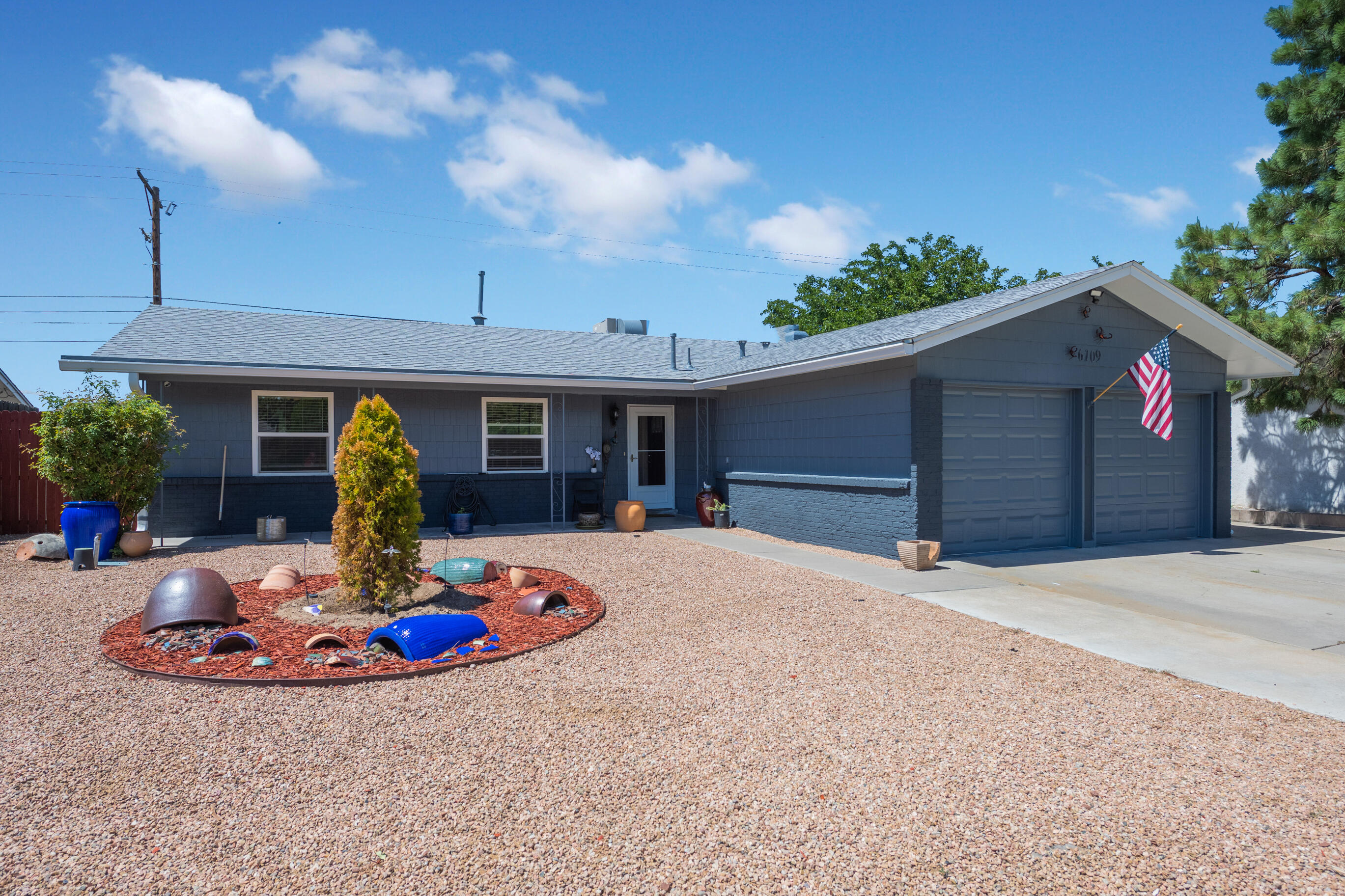 6109 Barnhart Street NE