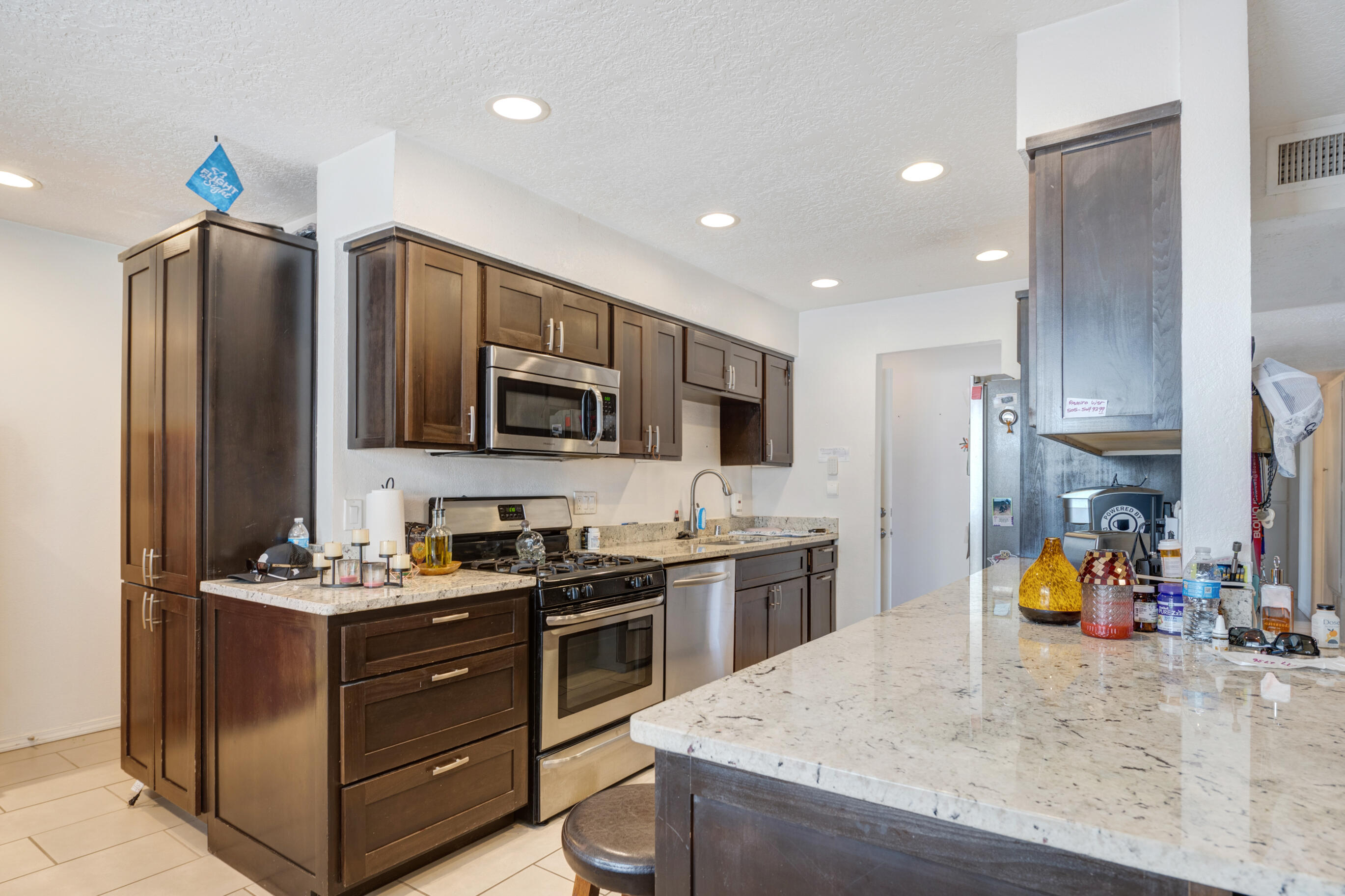 6109 Barnhart Street NE