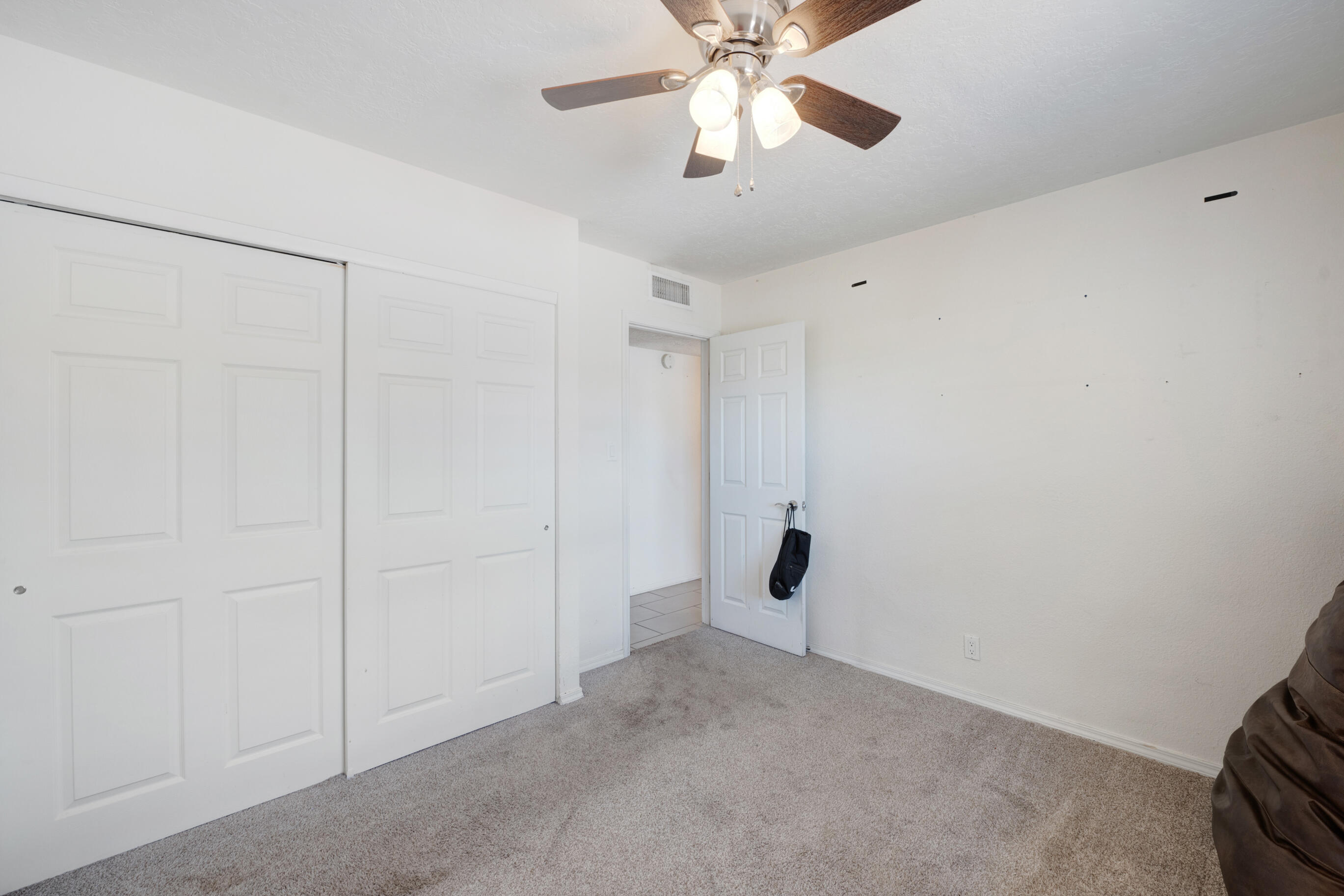 6109 Barnhart Street NE