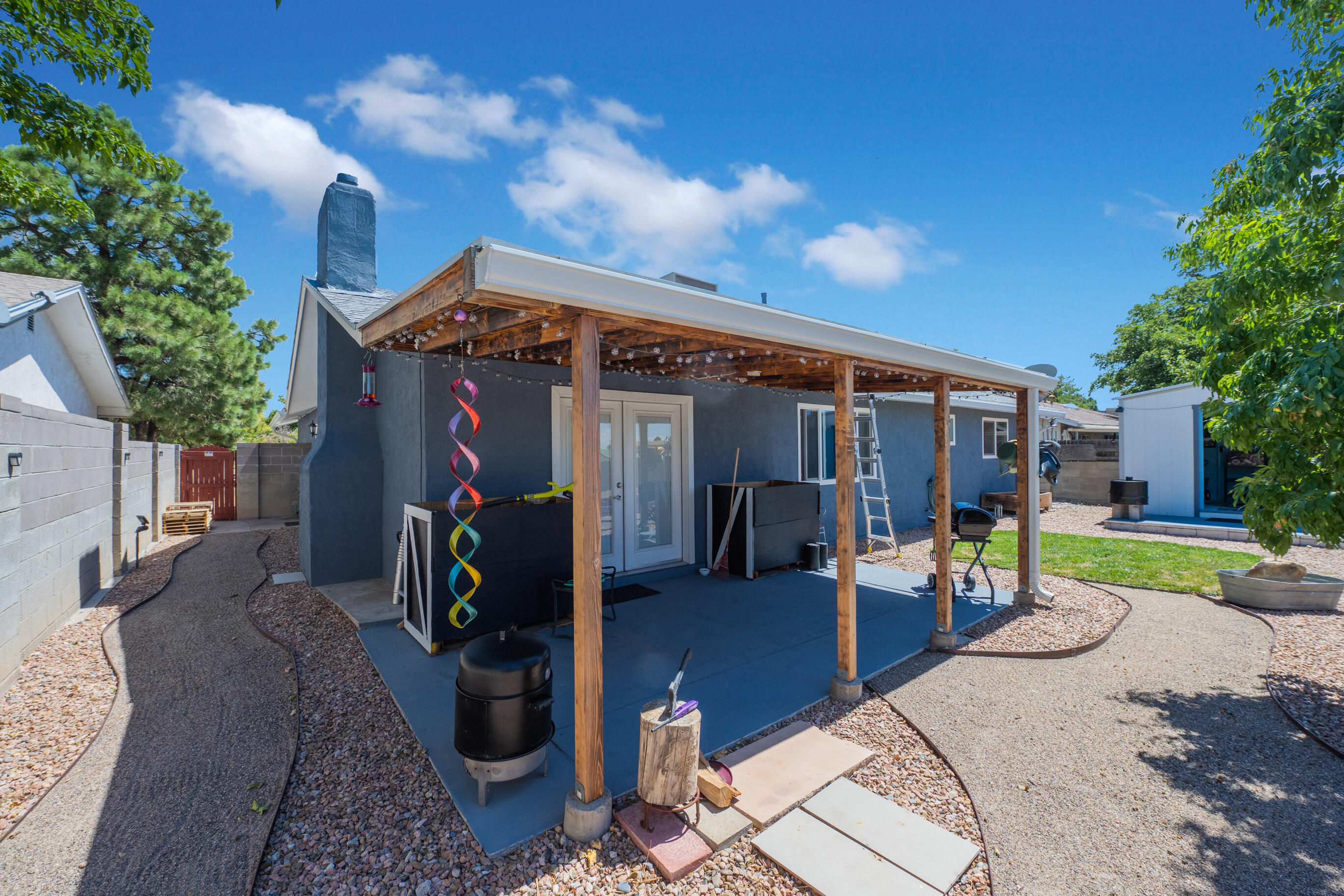 6109 Barnhart Street NE