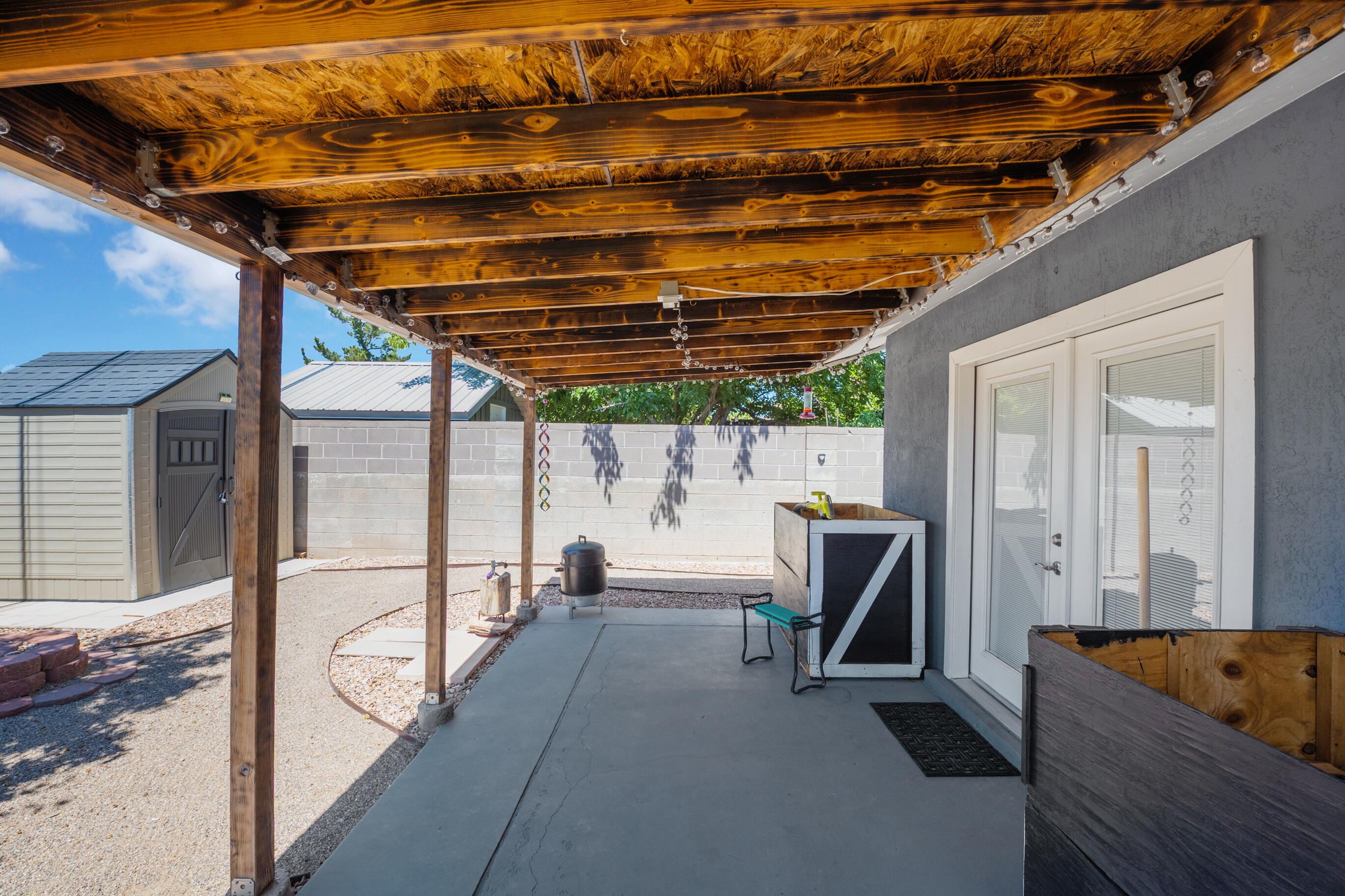 6109 Barnhart Street NE