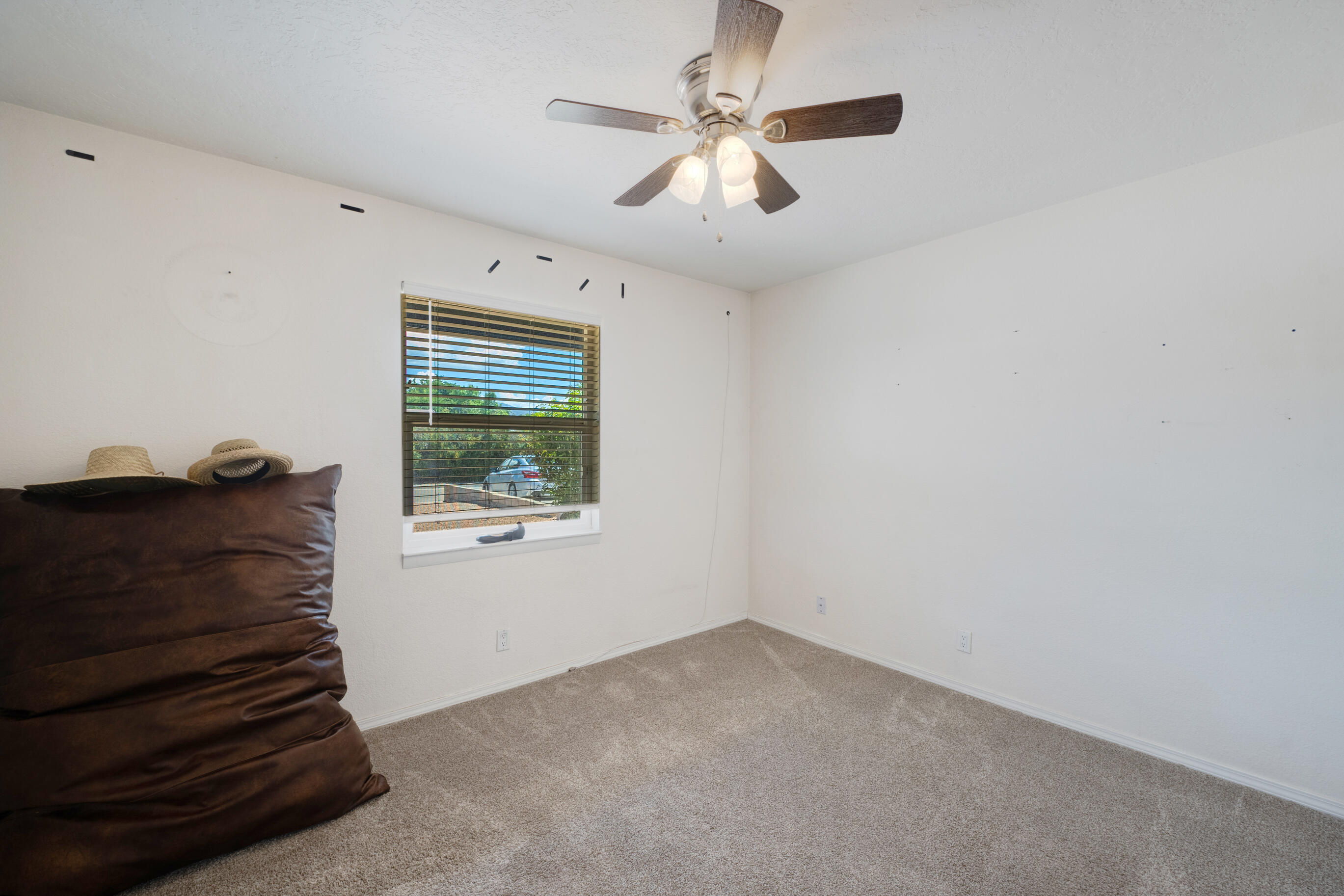 6109 Barnhart Street NE