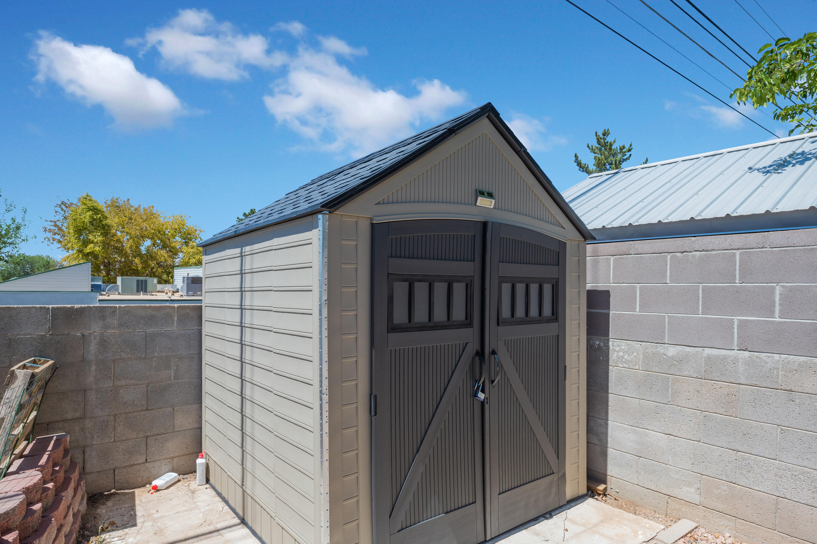 6109 Barnhart Street NE