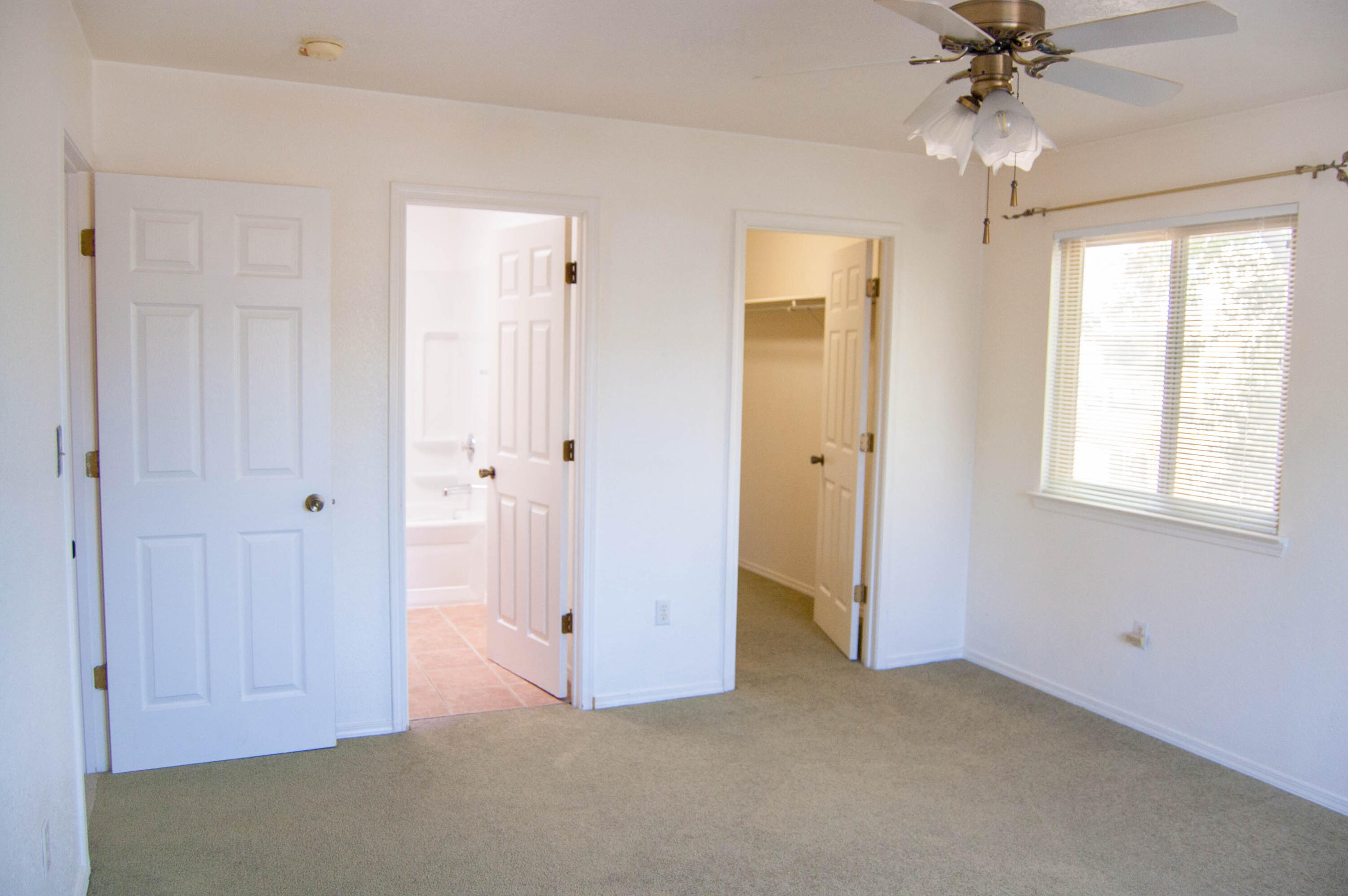 4801 Irving Boulevard NW 3004