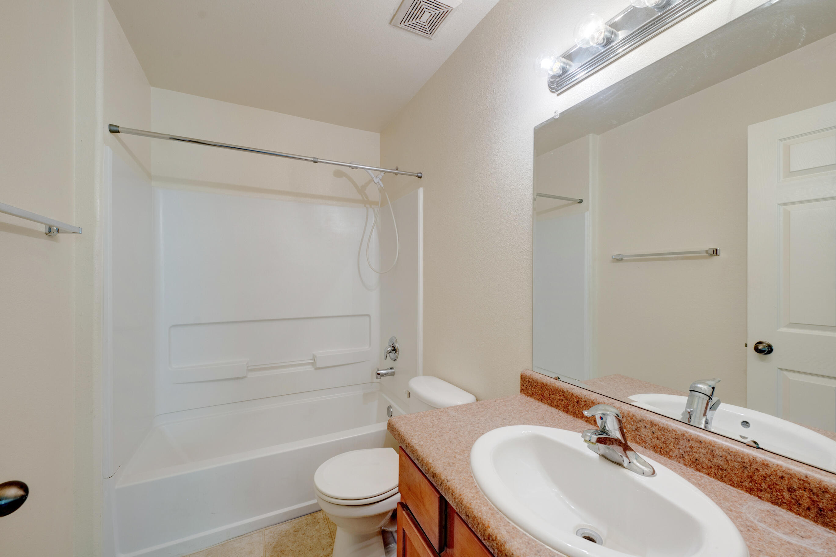 1548 Ocean Breeze Drive NE