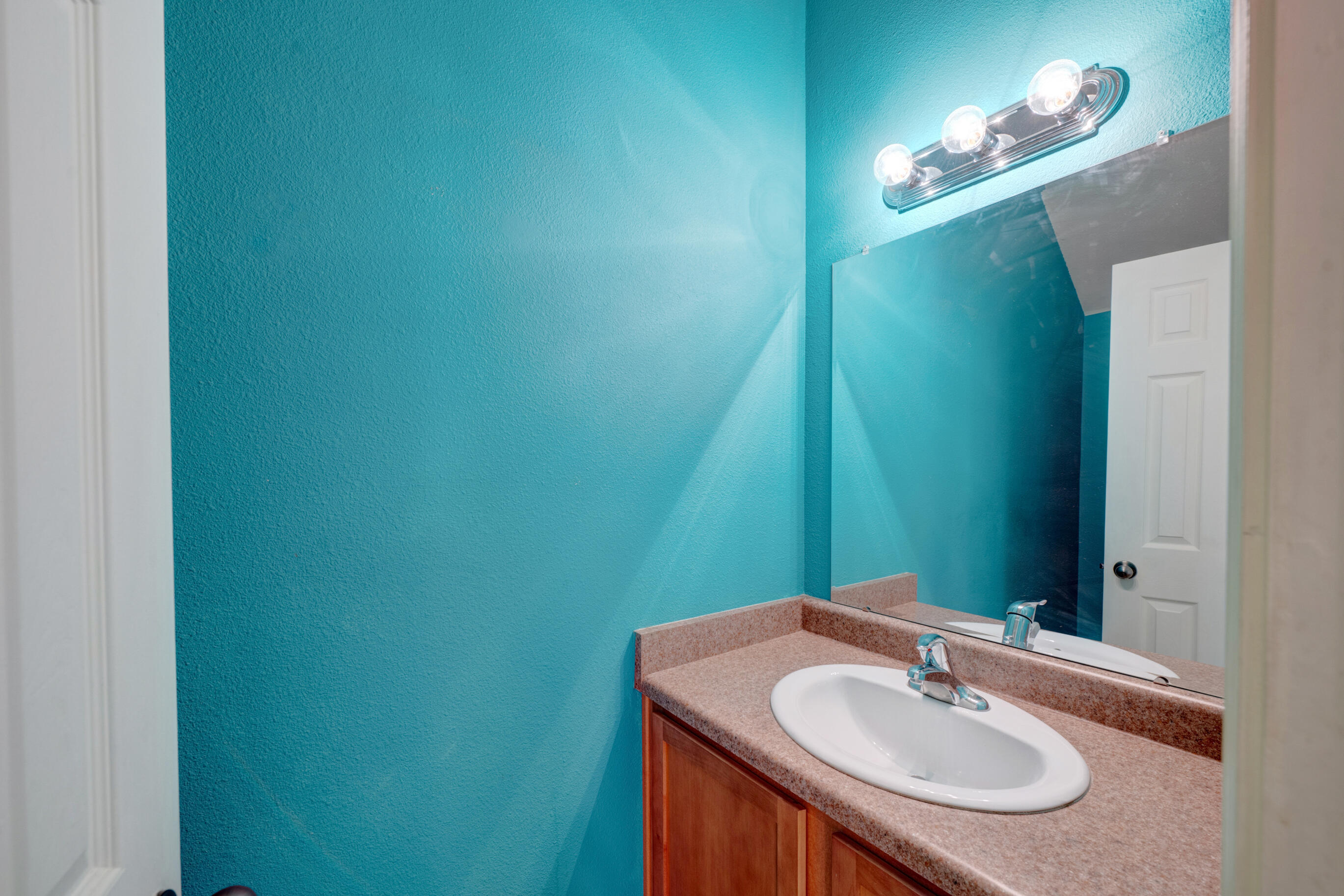 1548 Ocean Breeze Drive NE