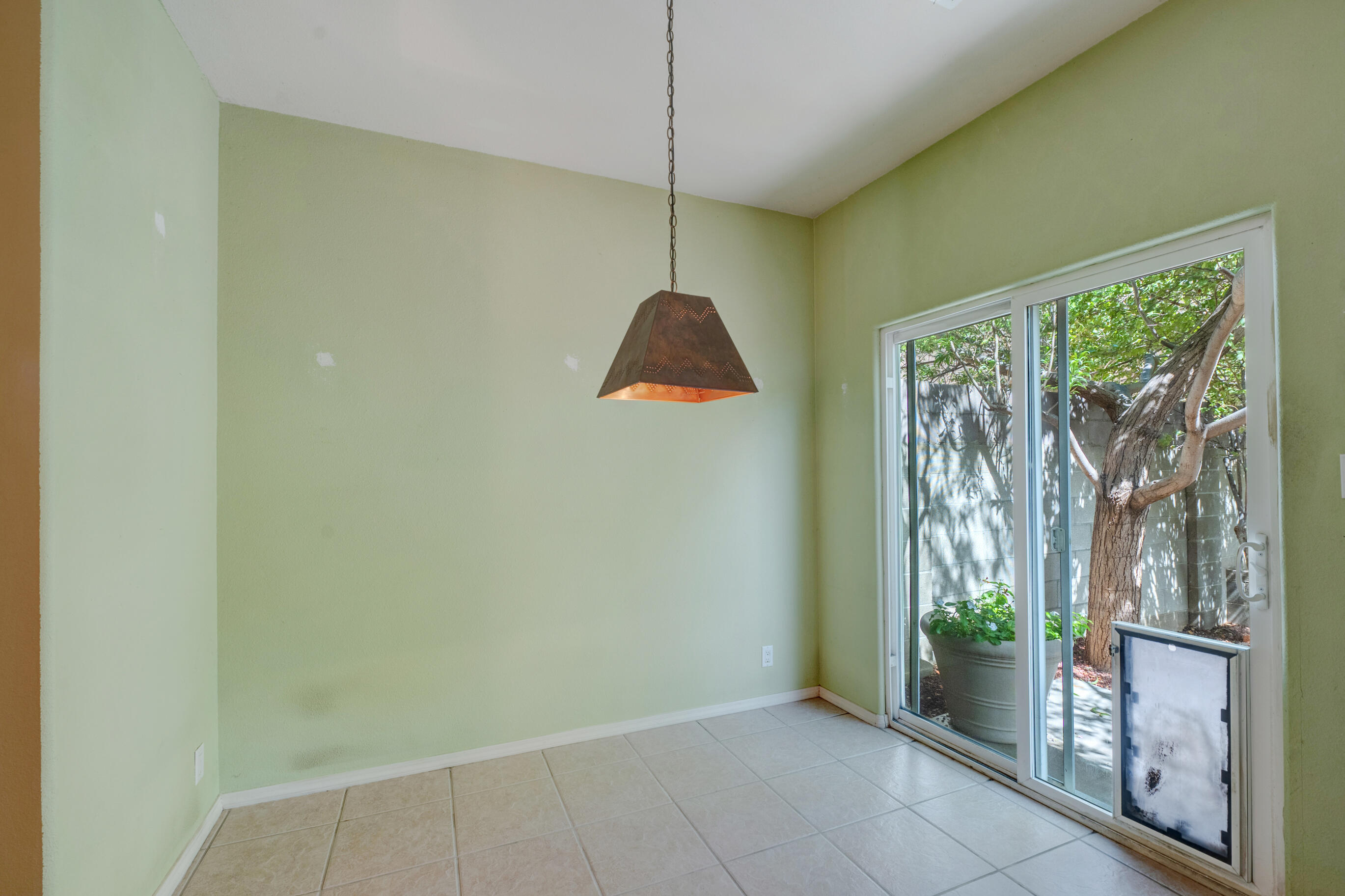 1548 Ocean Breeze Drive NE