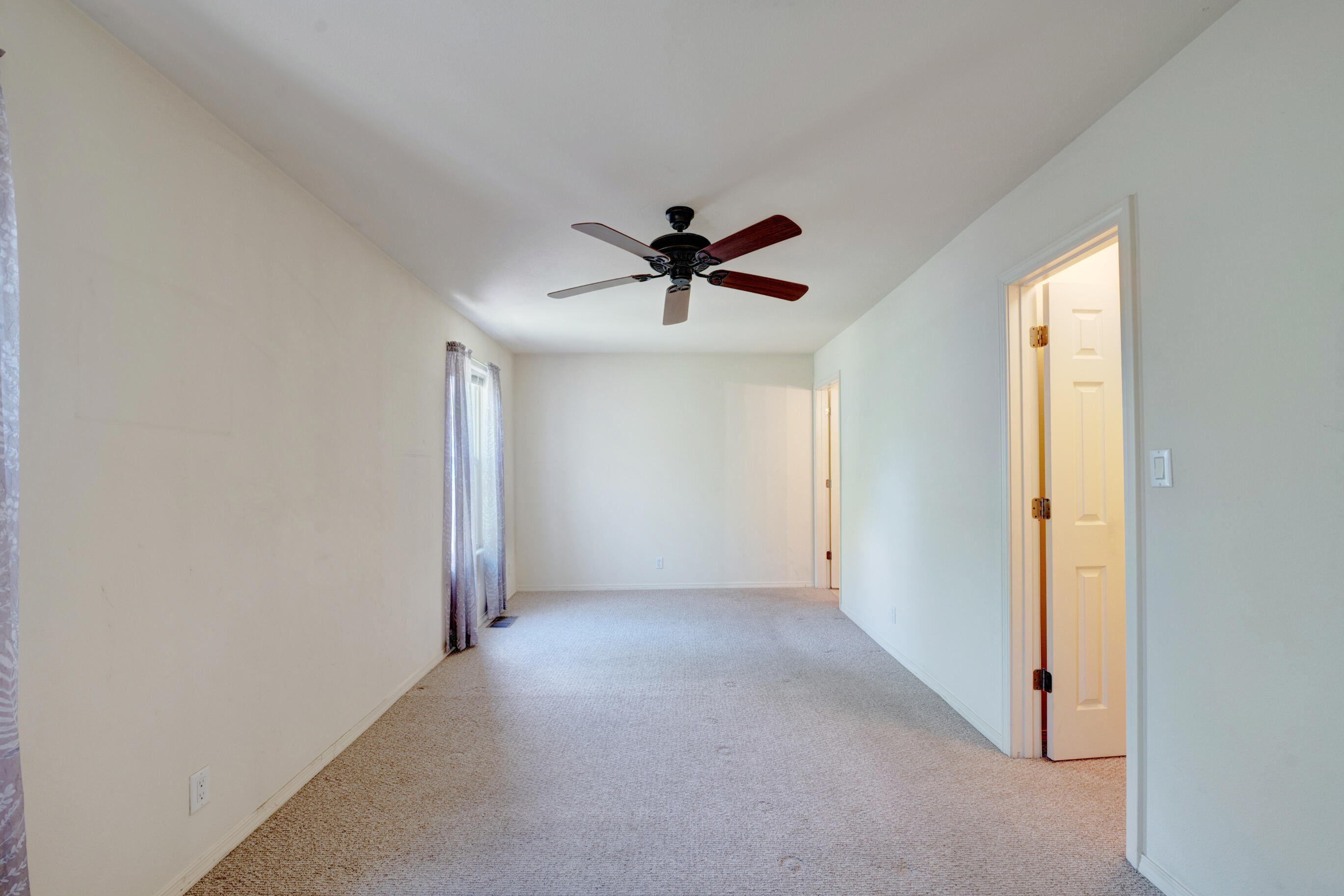 1548 Ocean Breeze Drive NE