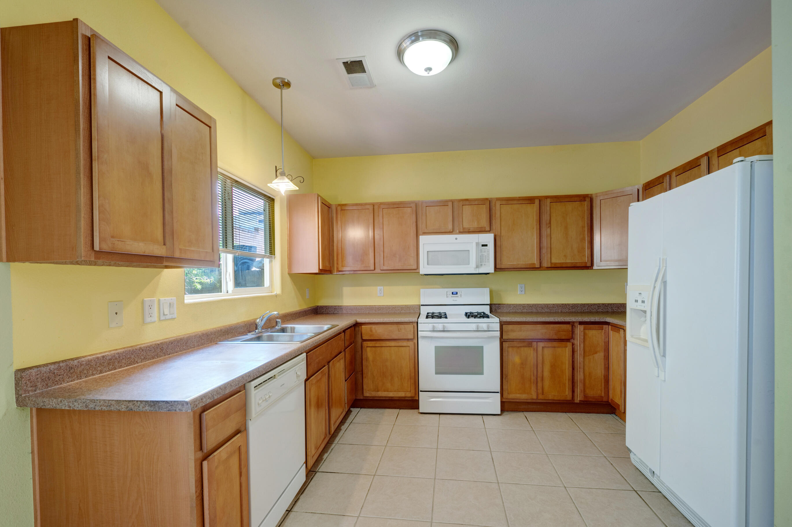 1548 Ocean Breeze Drive NE