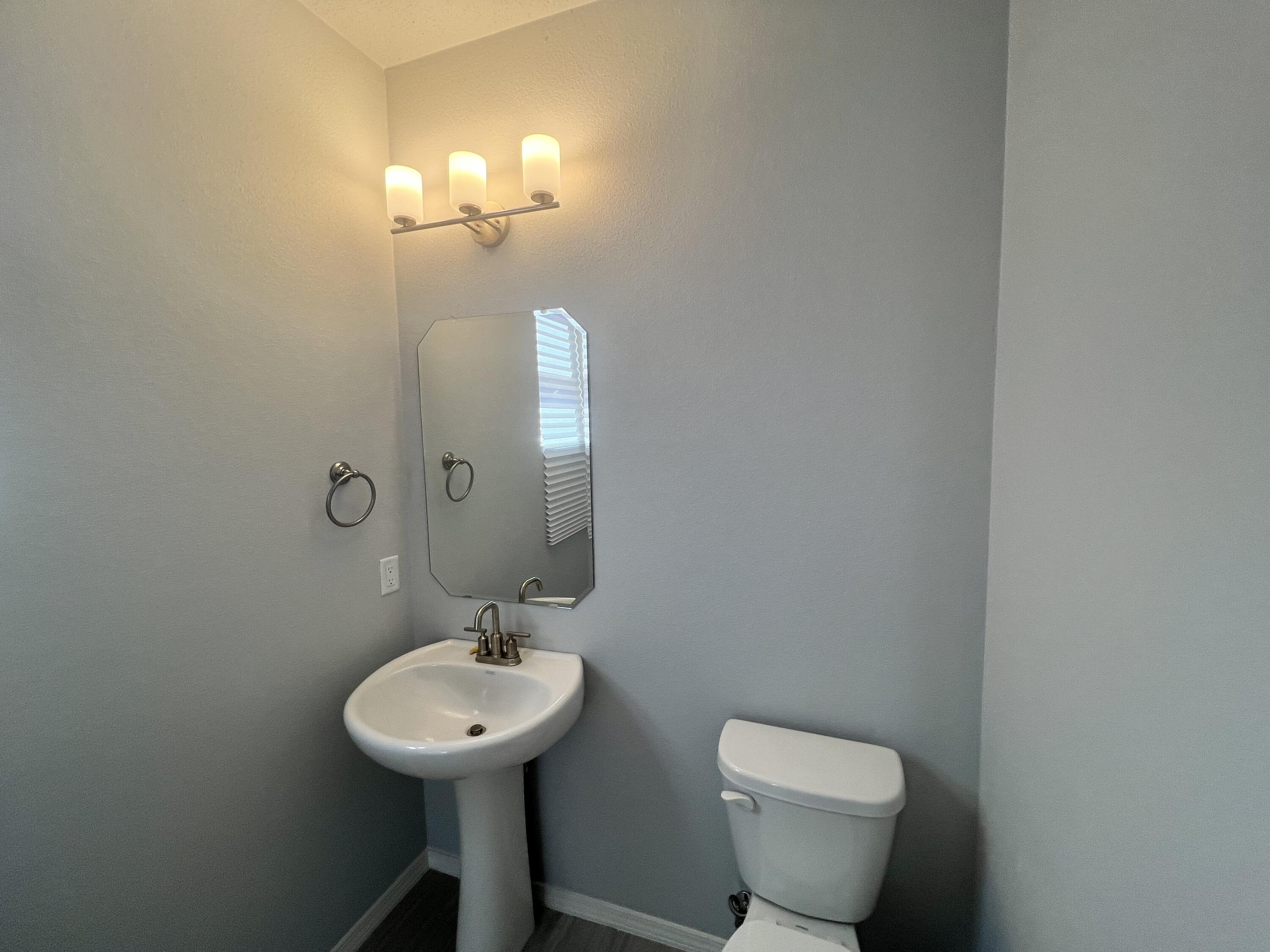 4393 Lauren Loop NE