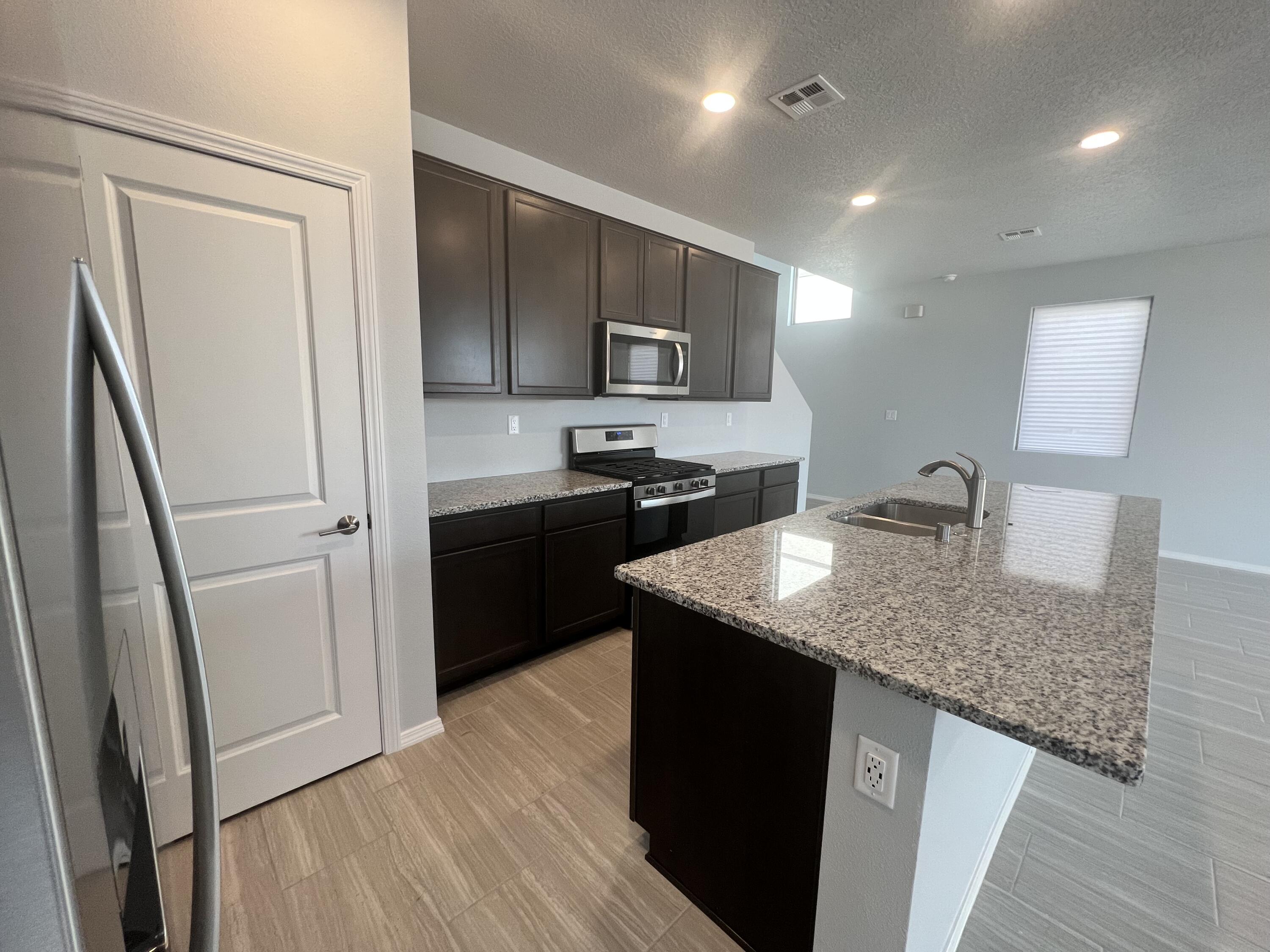 4393 Lauren Loop NE