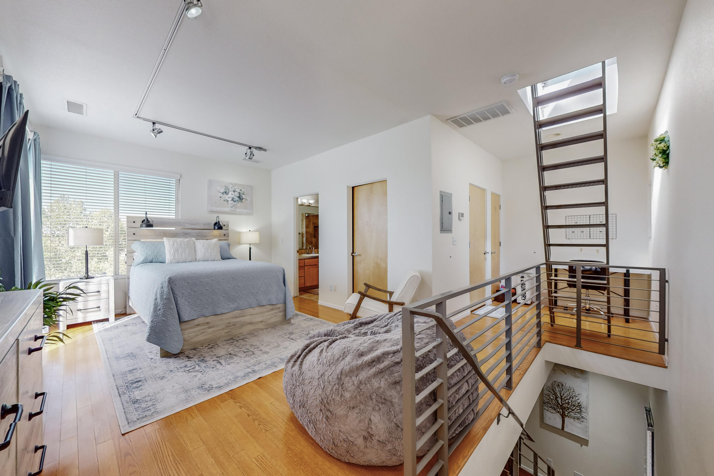 1101 Dr Martin Luther King Jr Avenue NE 3