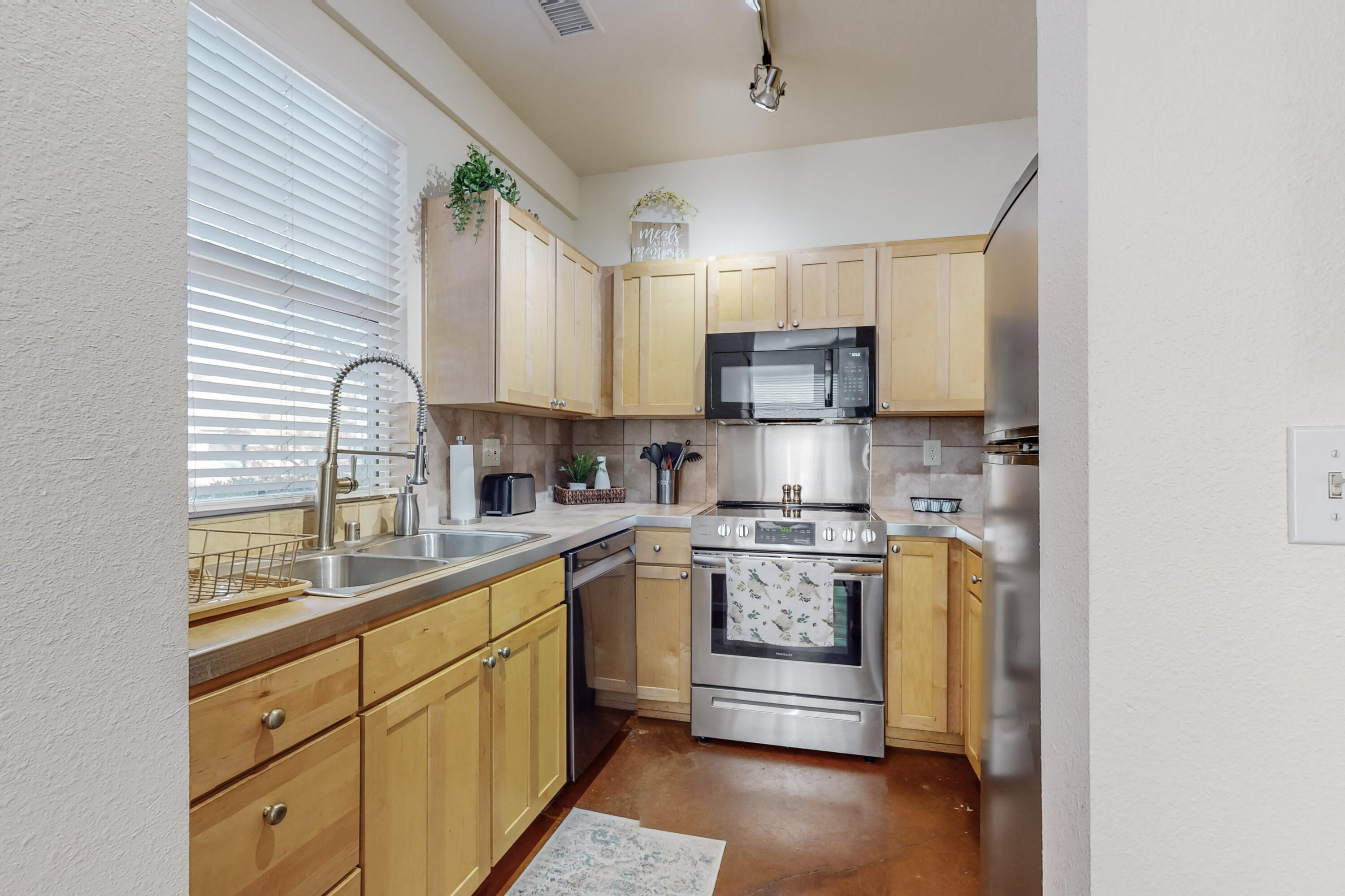 1101 Dr Martin Luther King Jr Avenue NE 3