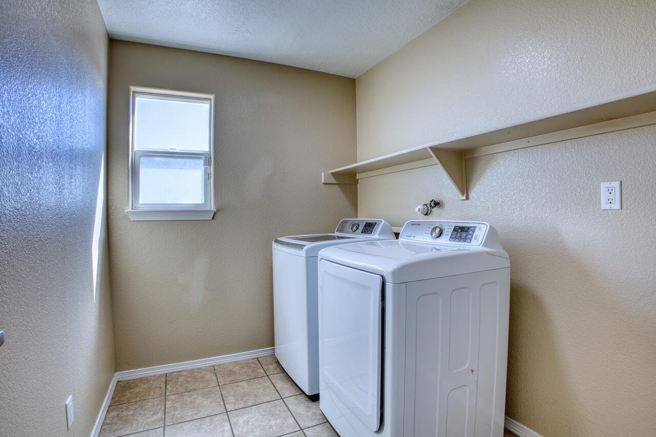 8100 Ventana Azul Avenue NW