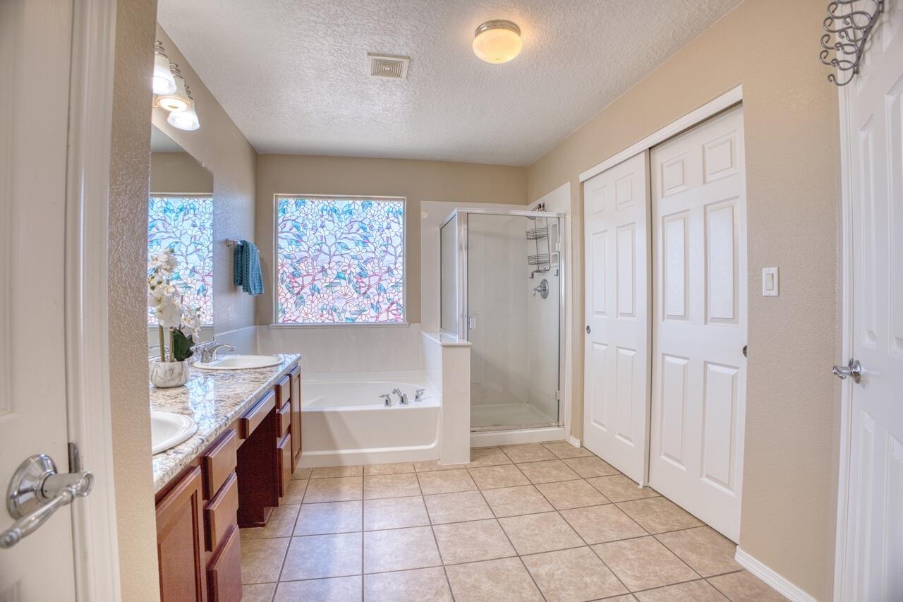 8100 Ventana Azul Avenue NW