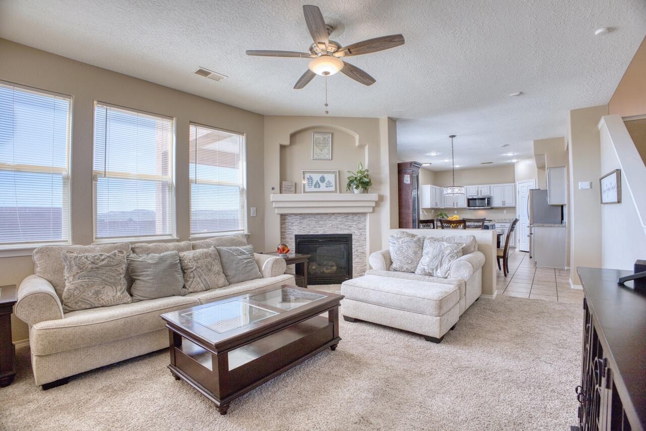 8100 Ventana Azul Avenue NW