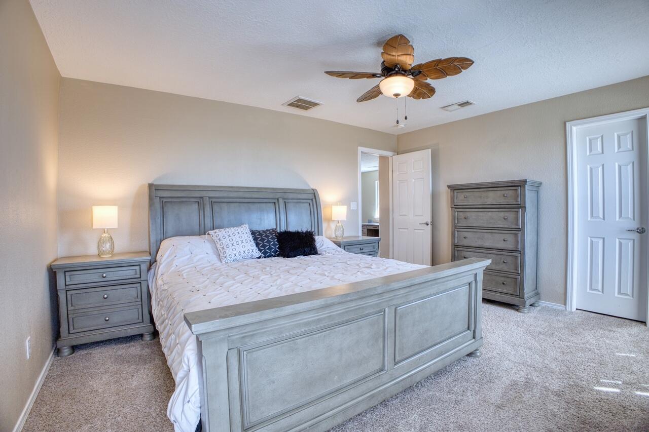 8100 Ventana Azul Avenue NW