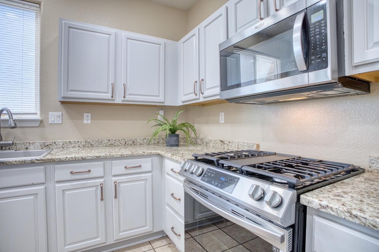 8100 Ventana Azul Avenue NW