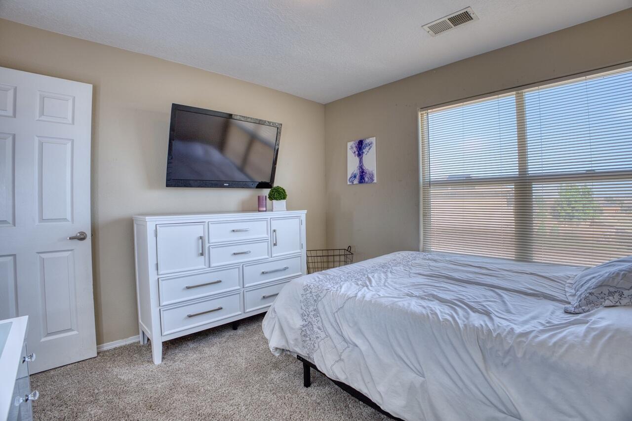 8100 Ventana Azul Avenue NW