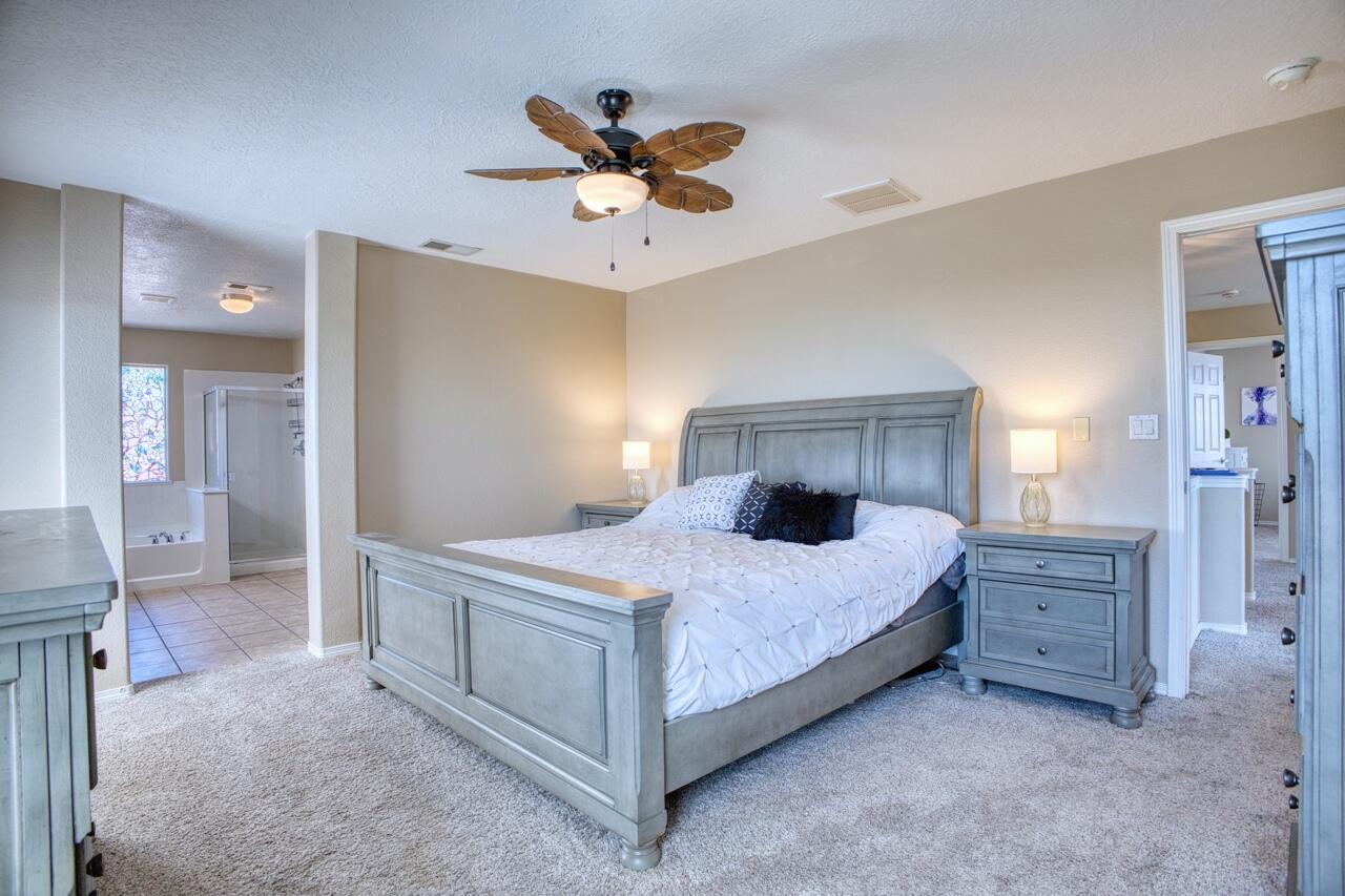 8100 Ventana Azul Avenue NW