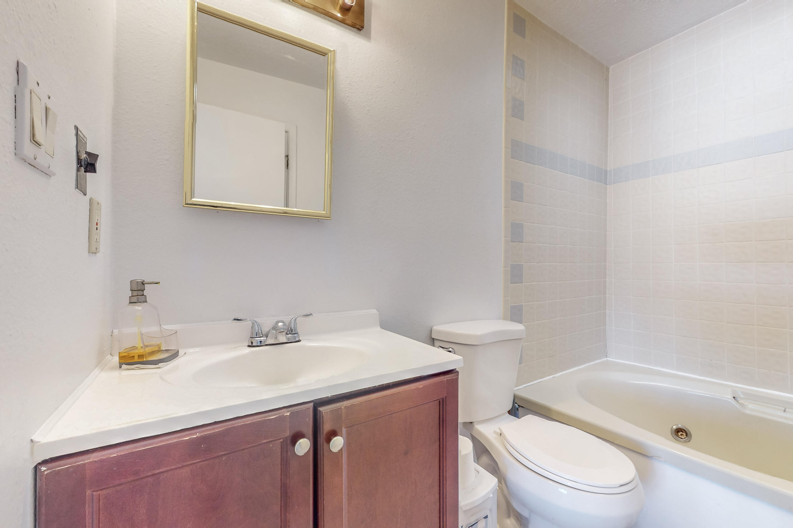 703 Menaul Boulevard NW