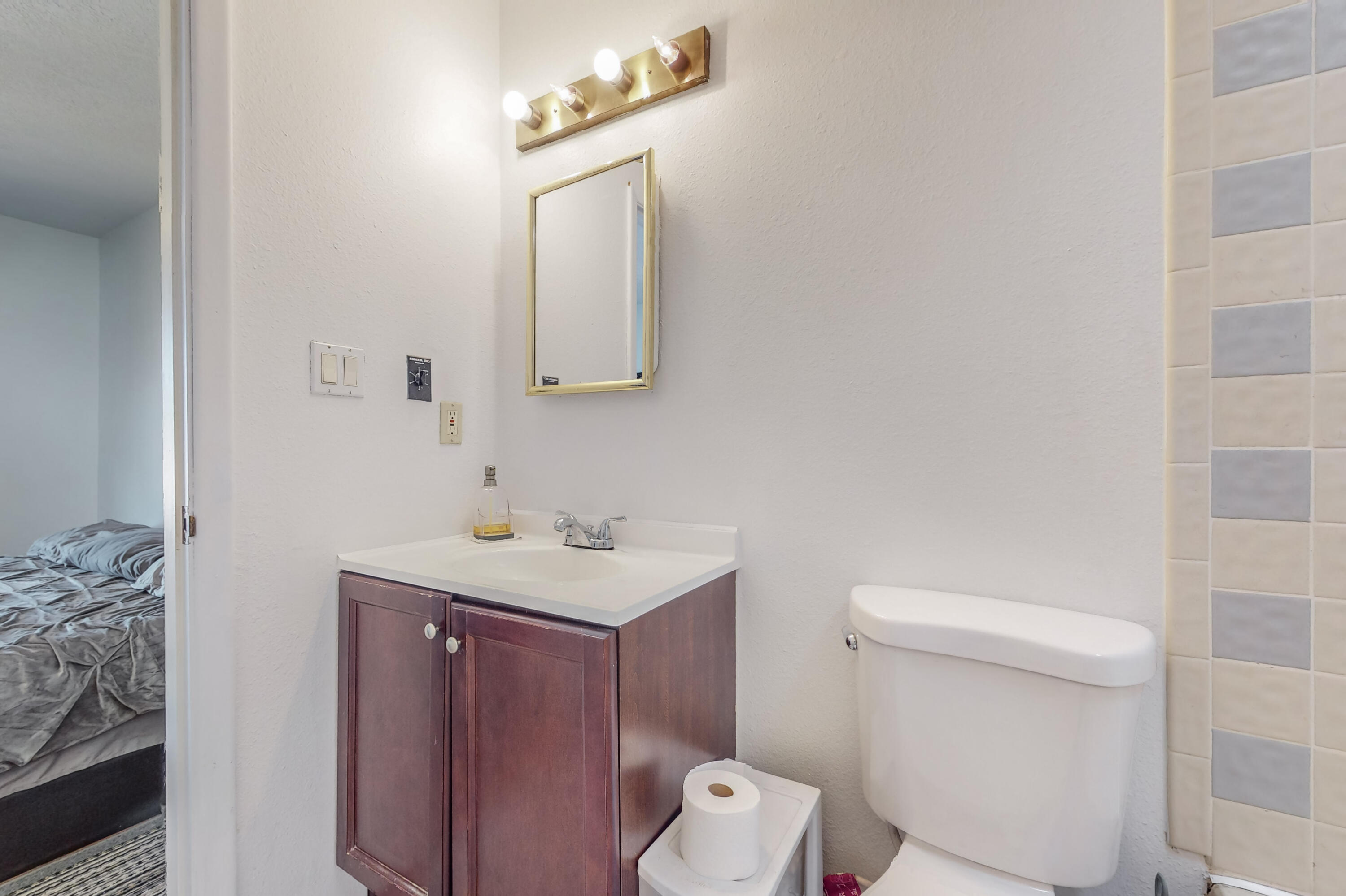 703 Menaul Boulevard NW