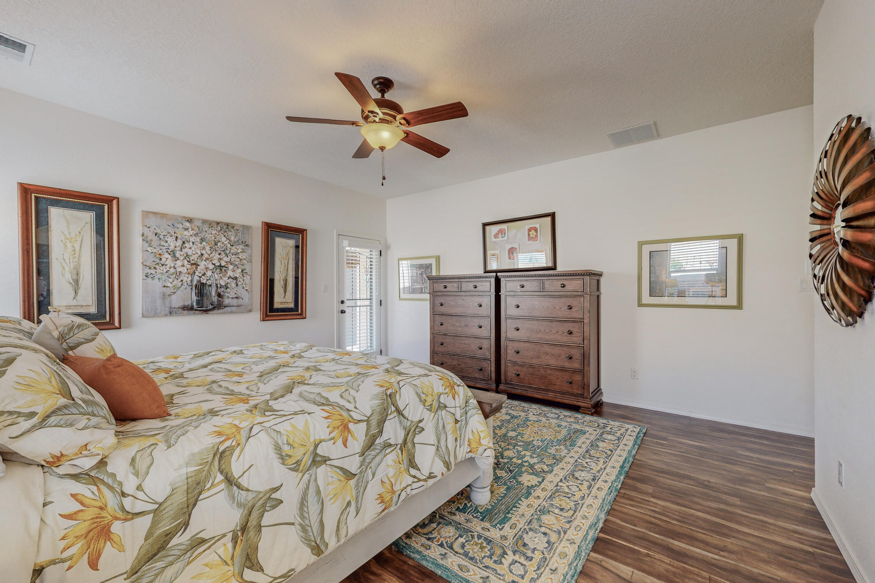 10924 Estribo Street NW