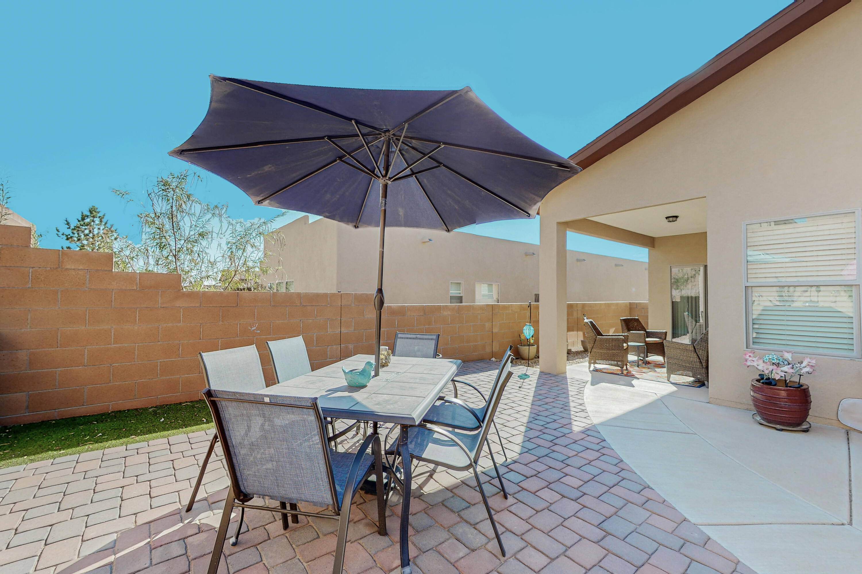 10924 Estribo Street NW