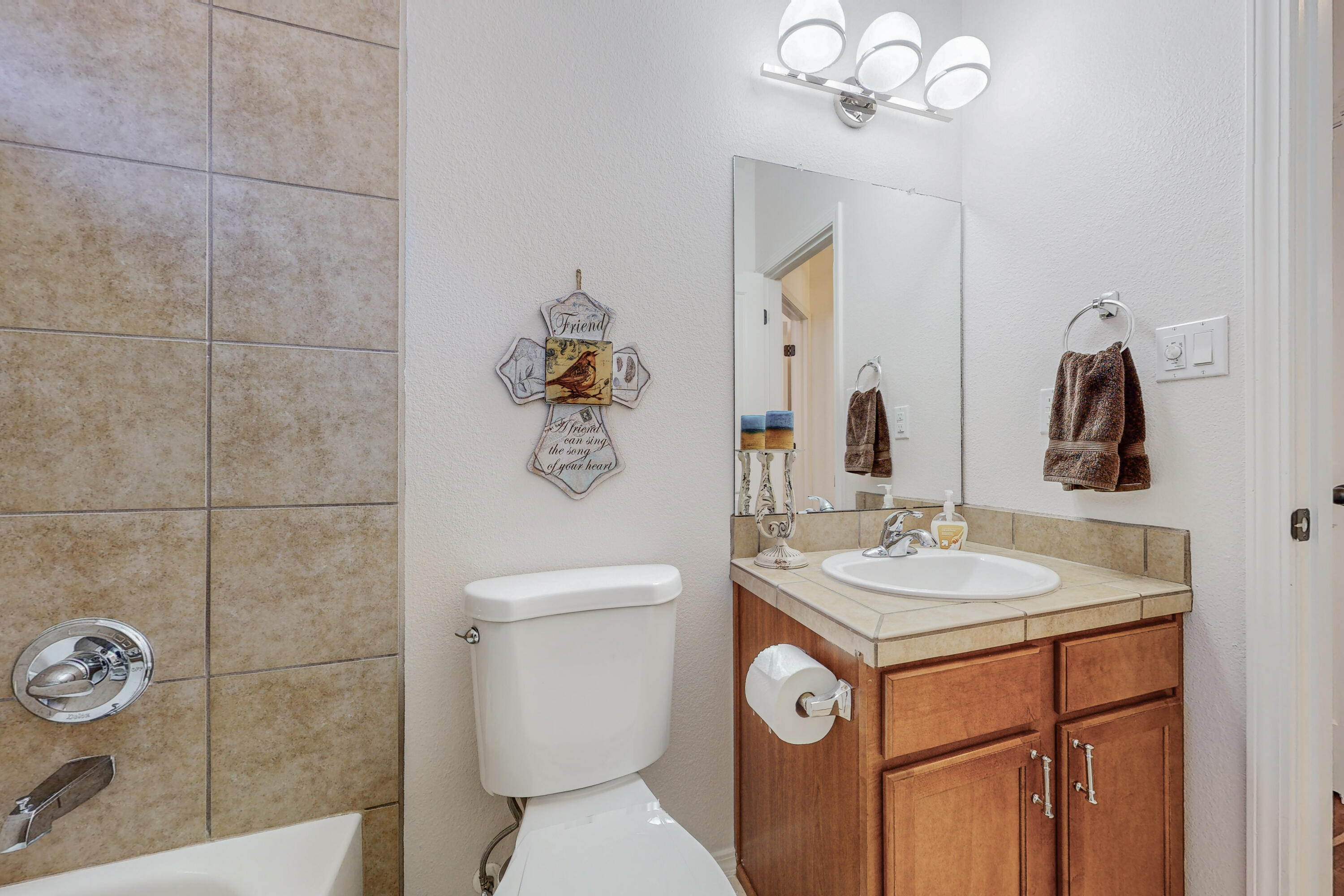 10924 Estribo Street NW