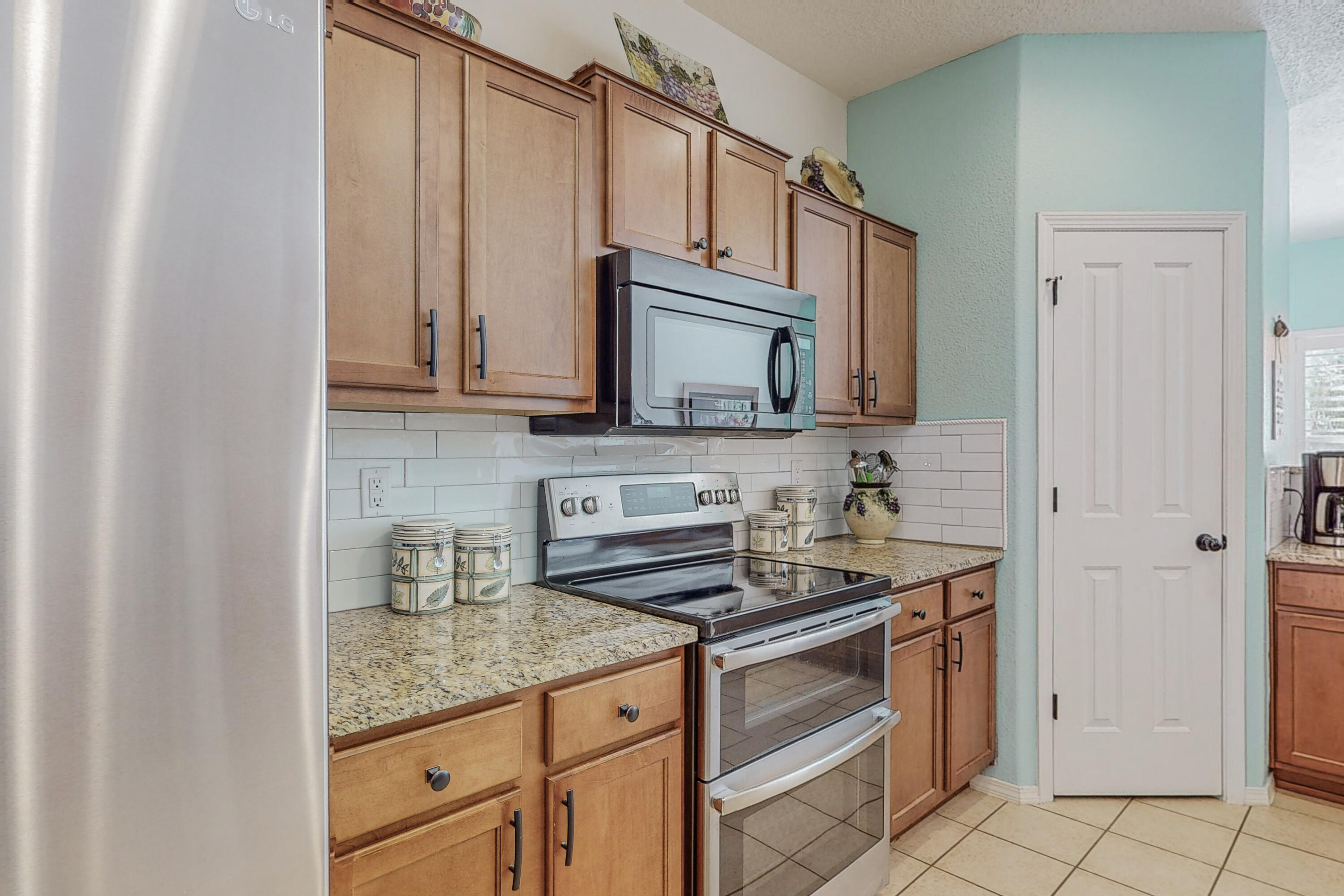 10924 Estribo Street NW