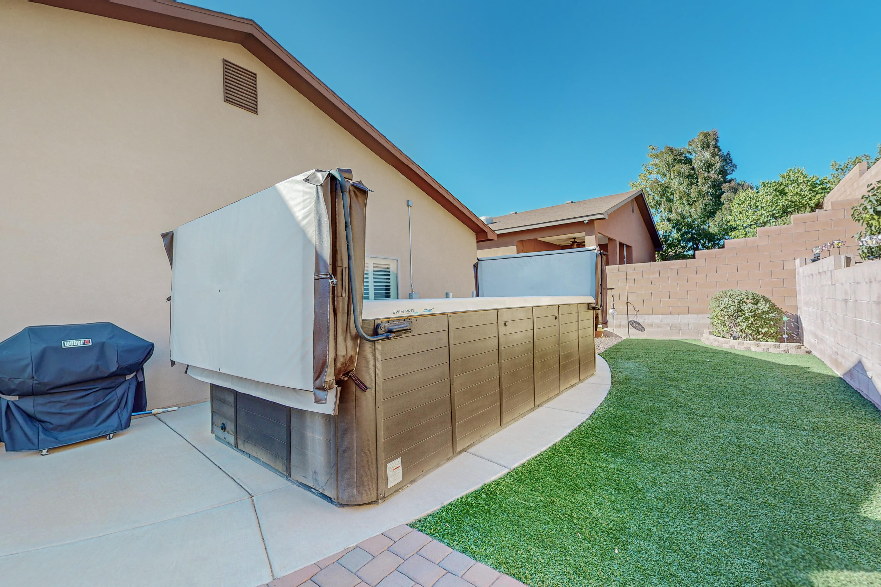 10924 Estribo Street NW