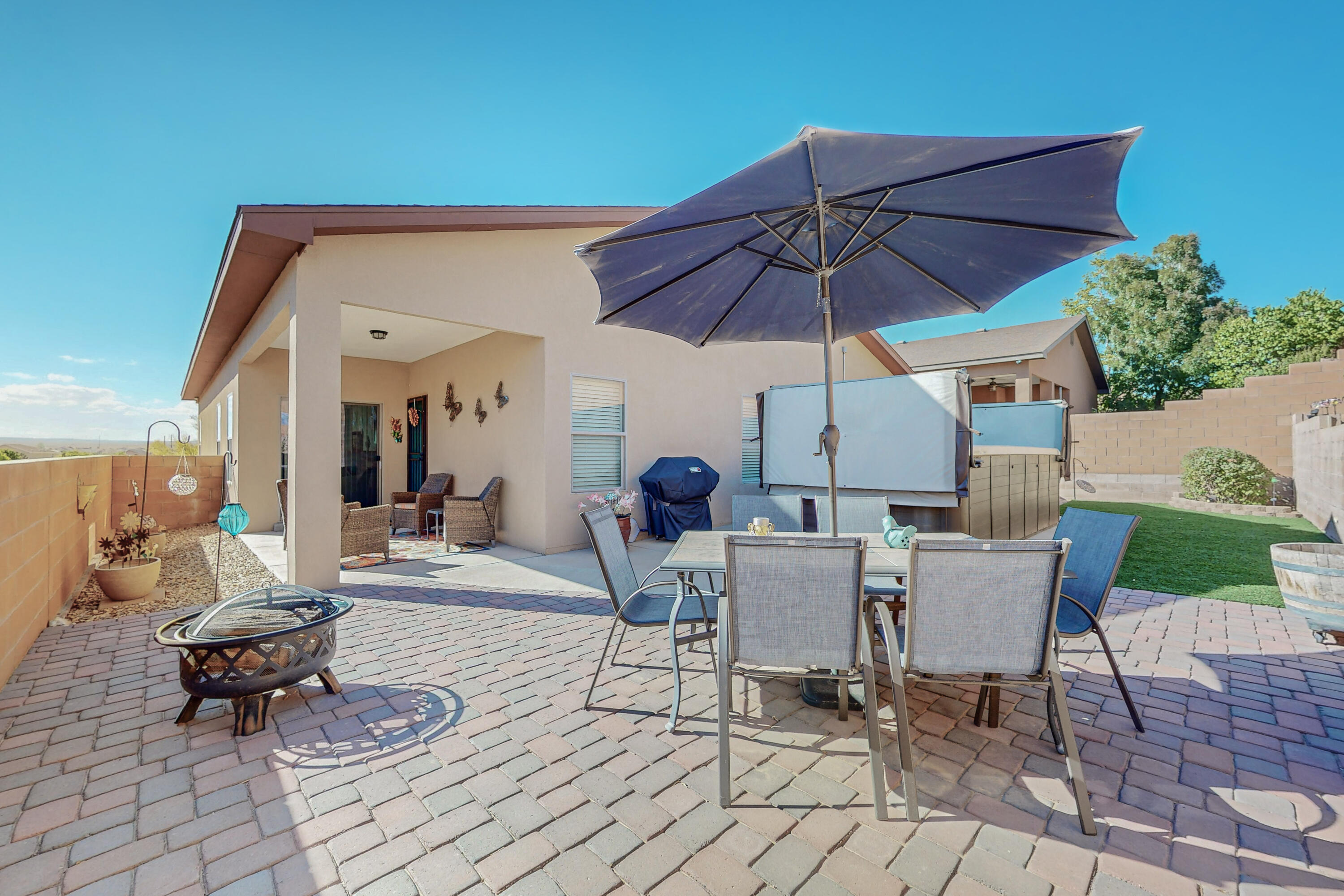 10924 Estribo Street NW