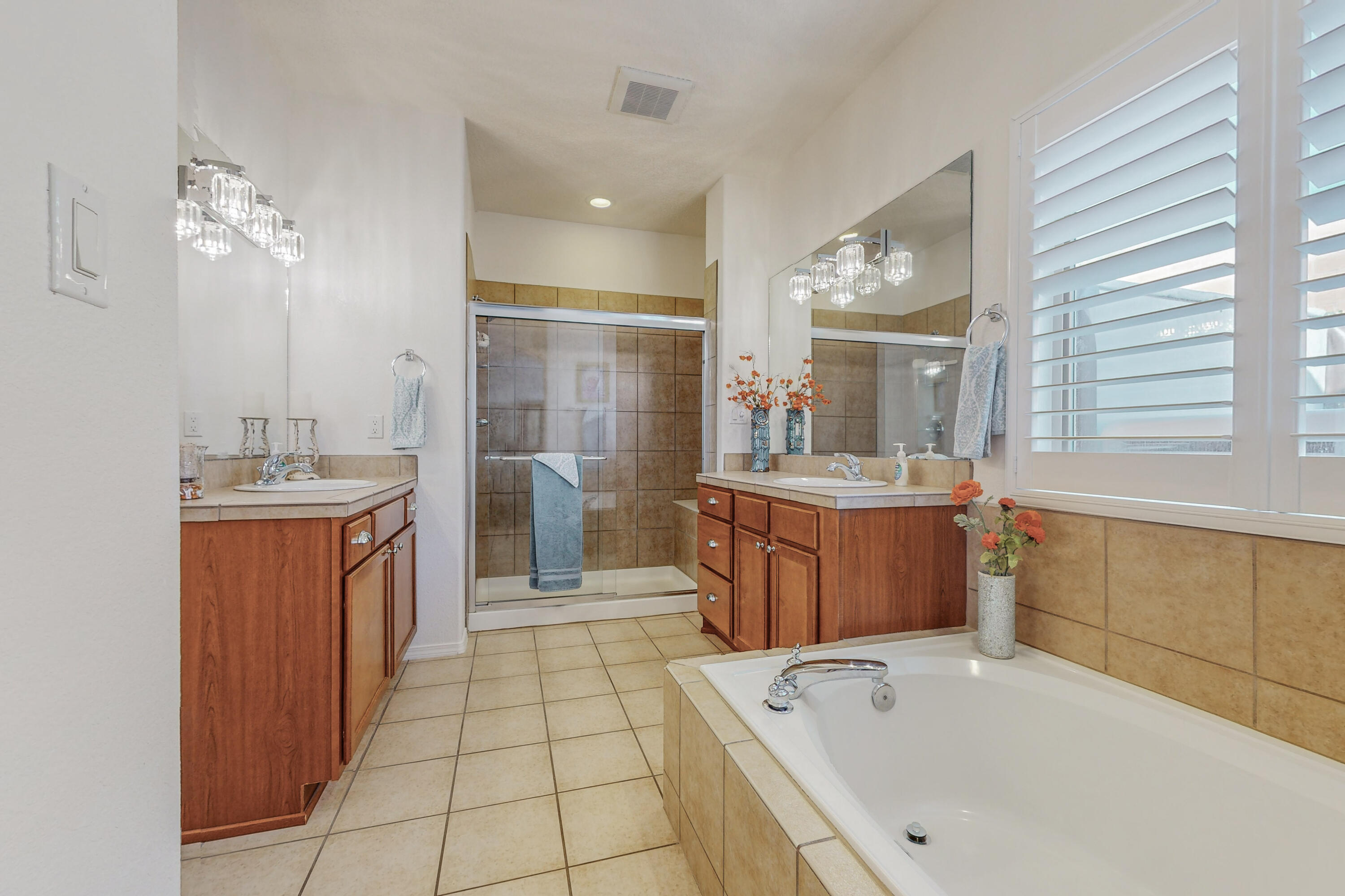 10924 Estribo Street NW