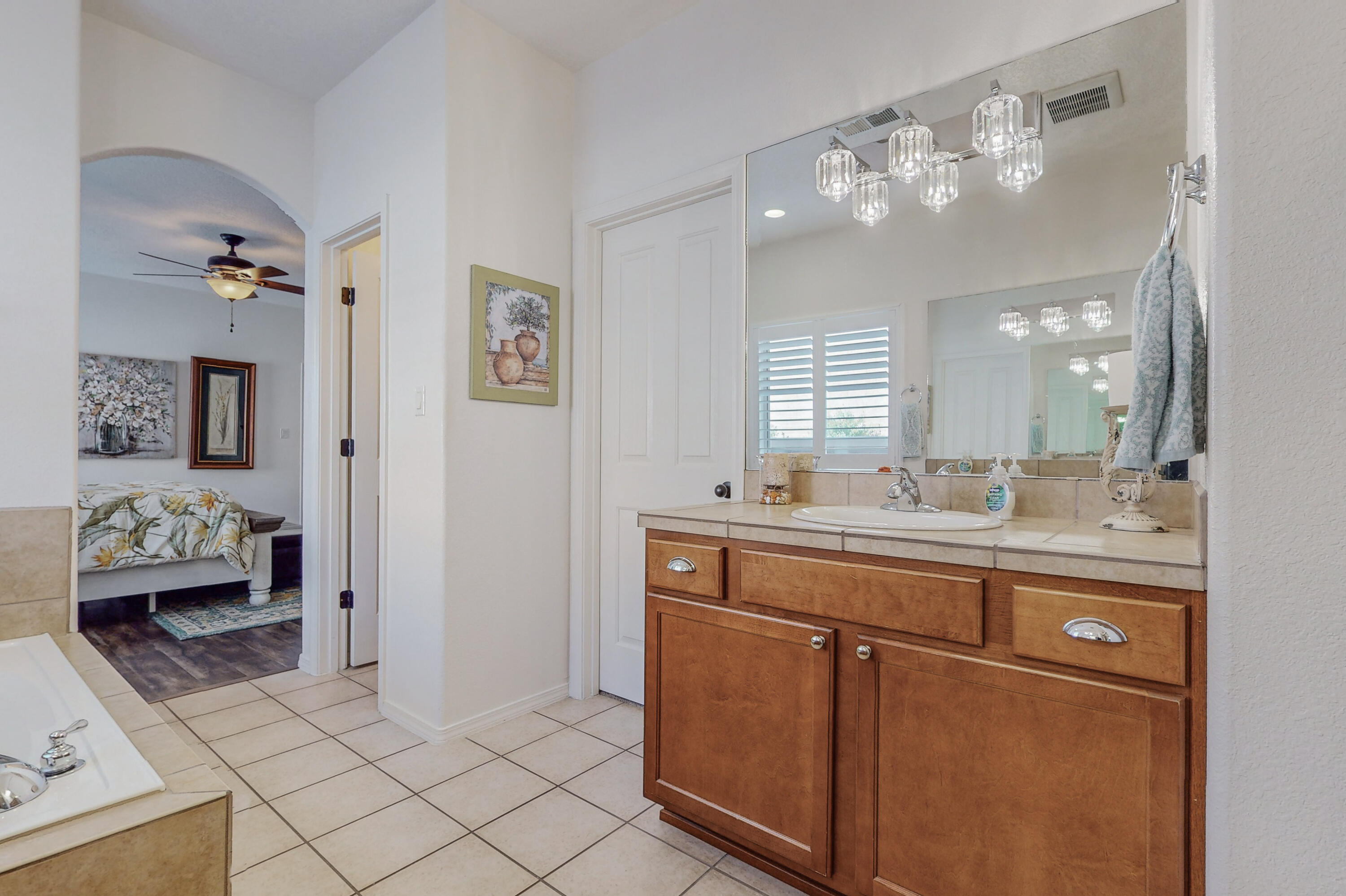 10924 Estribo Street NW