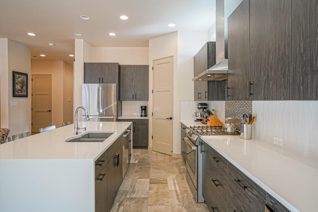 2704 Puerta Del Bosque Lane NW