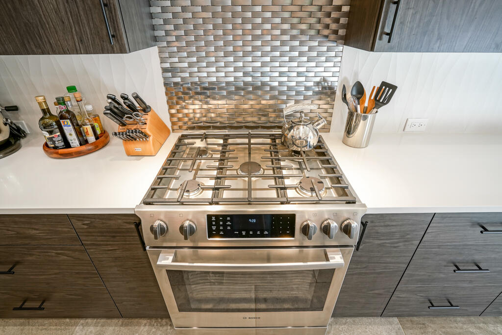 2704 Puerta Del Bosque Lane NW