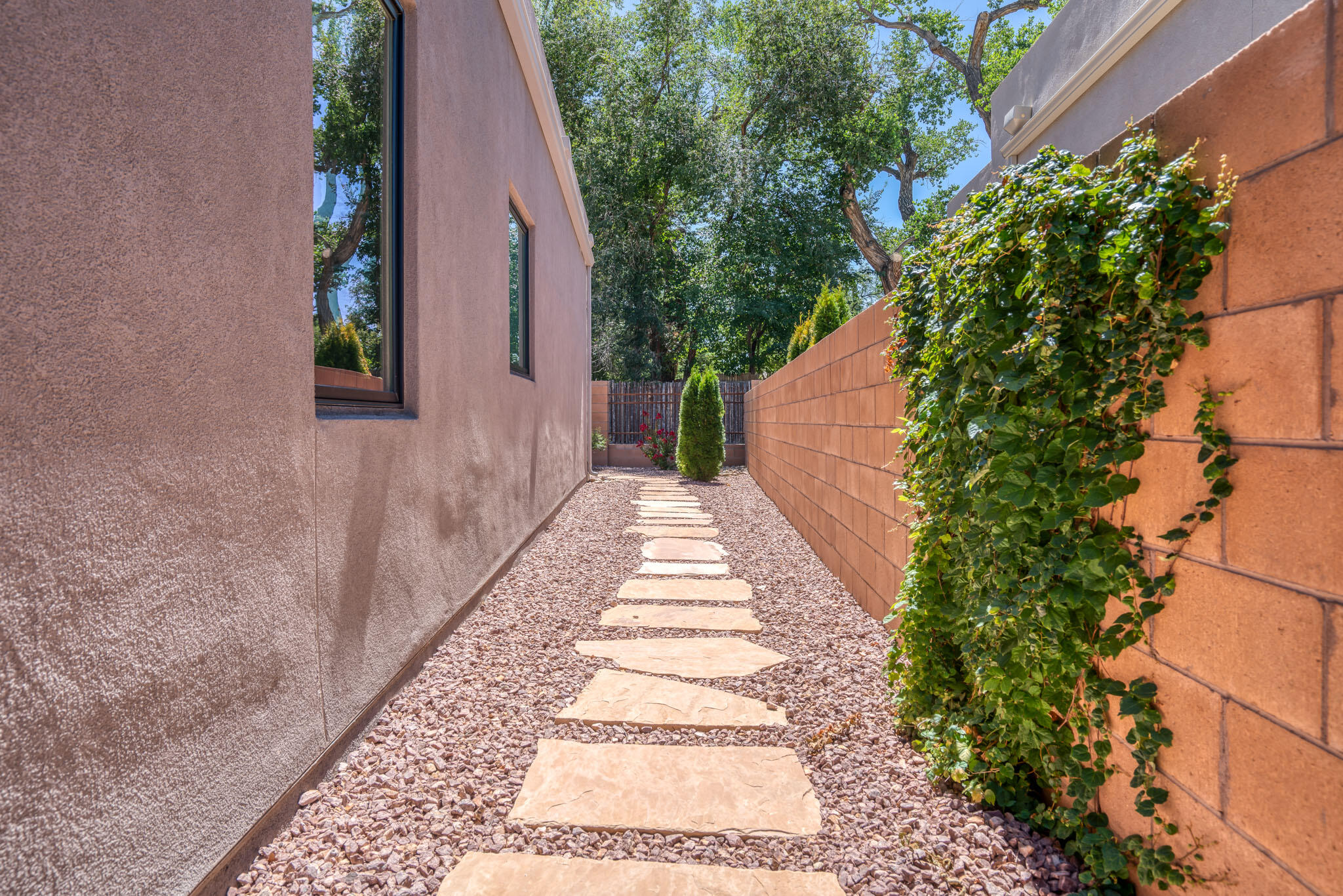 2704 Puerta Del Bosque Lane NW