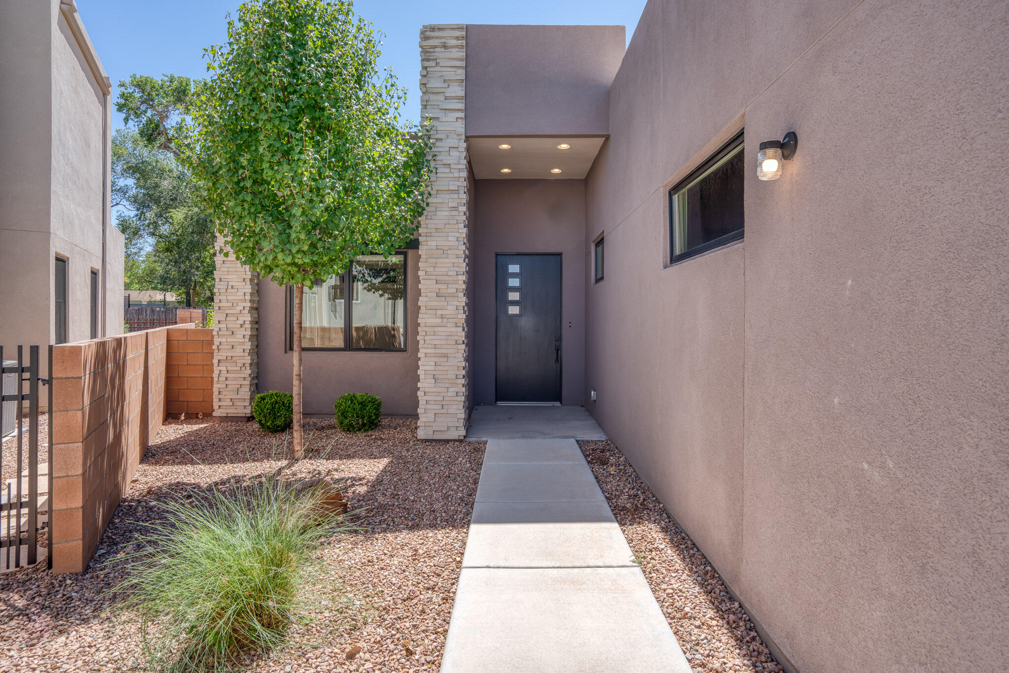 2704 Puerta Del Bosque Lane NW