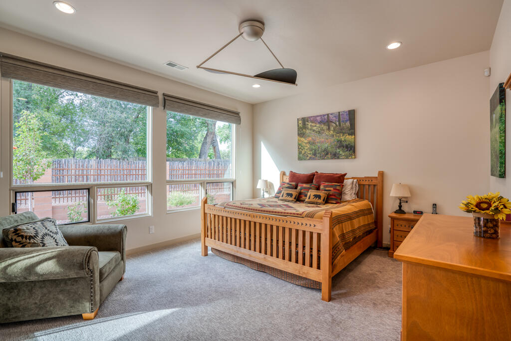 2704 Puerta Del Bosque Lane NW