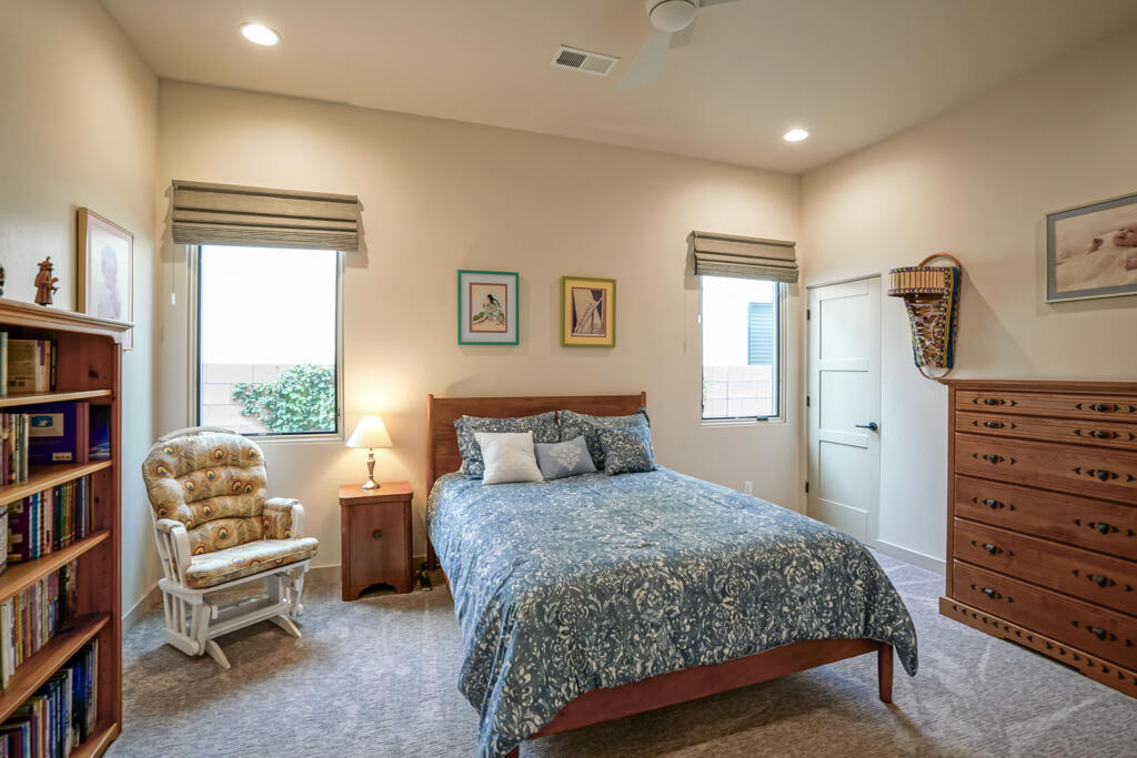 2704 Puerta Del Bosque Lane NW