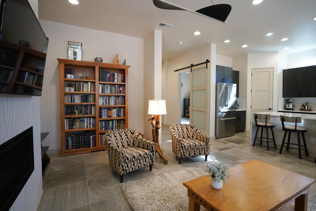 2704 Puerta Del Bosque Lane NW