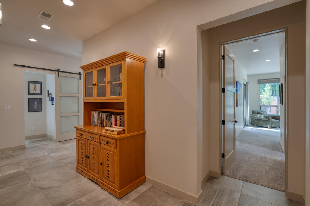 2704 Puerta Del Bosque Lane NW