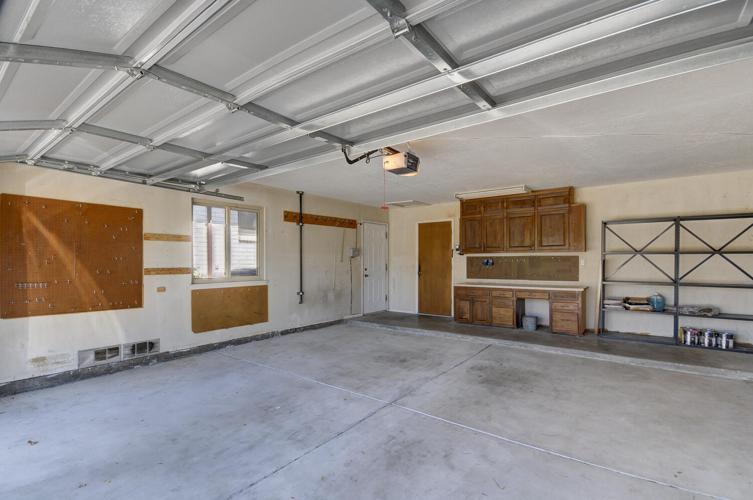 9212 Orlando Place NE