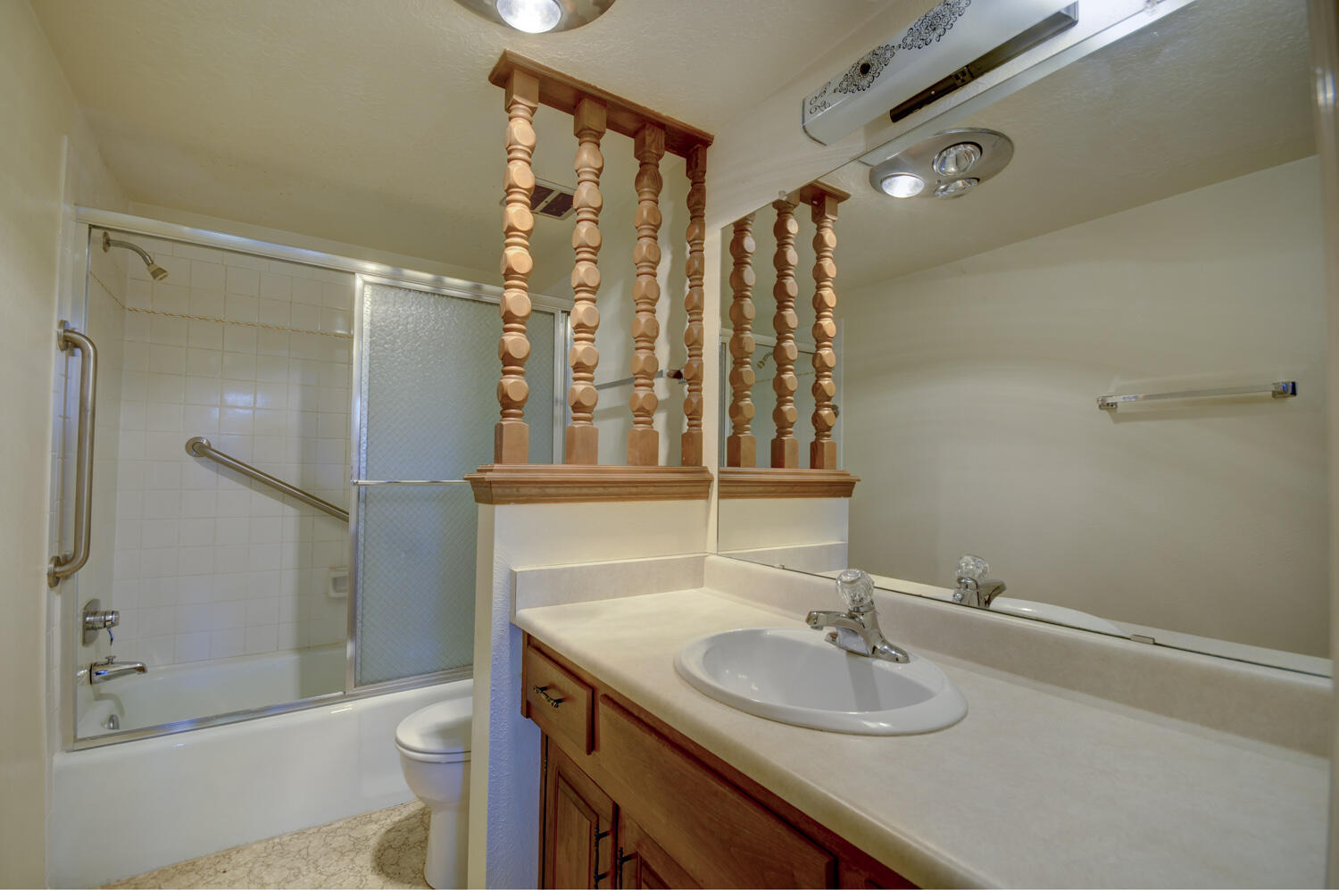 9212 Orlando Place NE